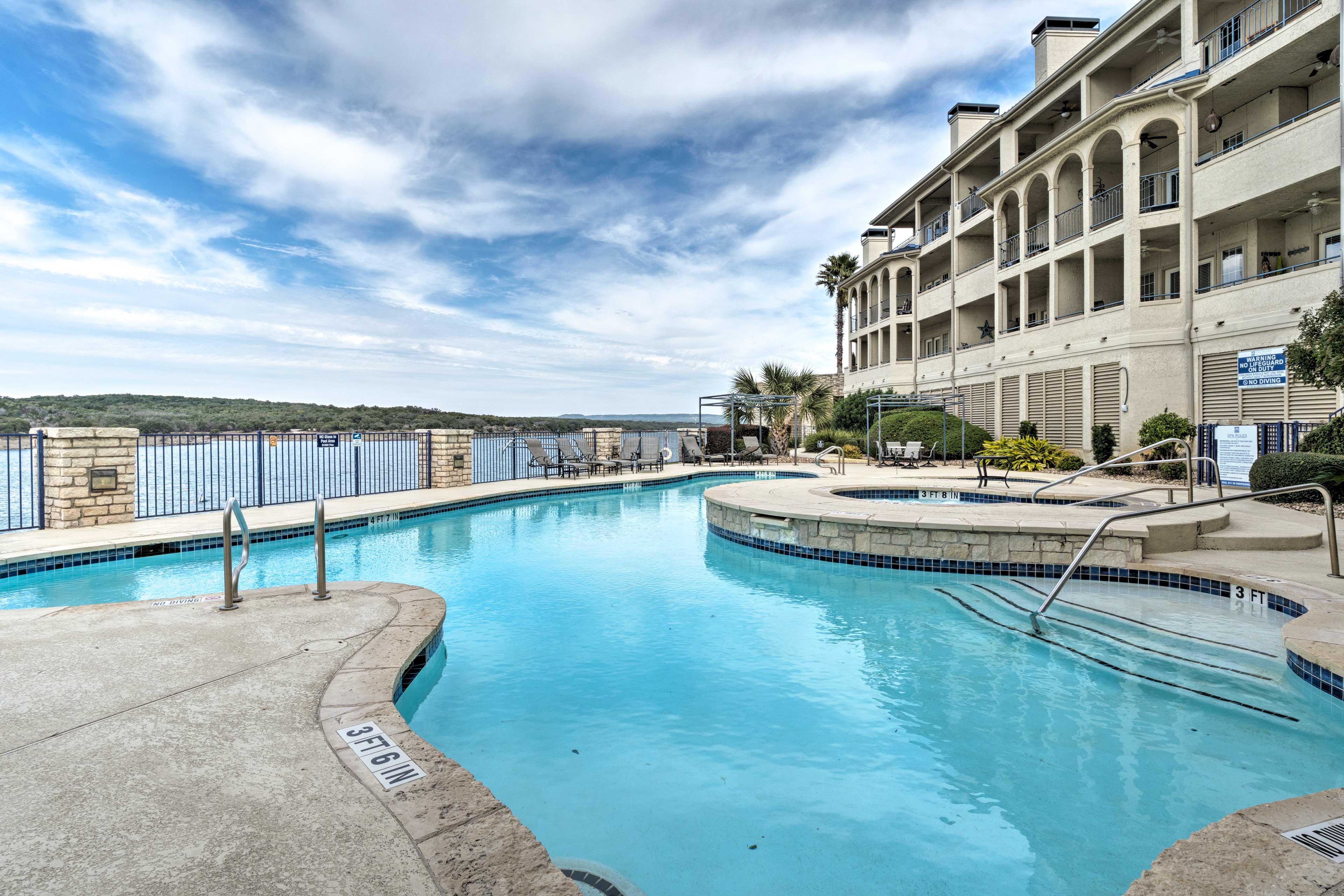 Lakefront Lago Vista Condo w/Resort Amenities Evolve