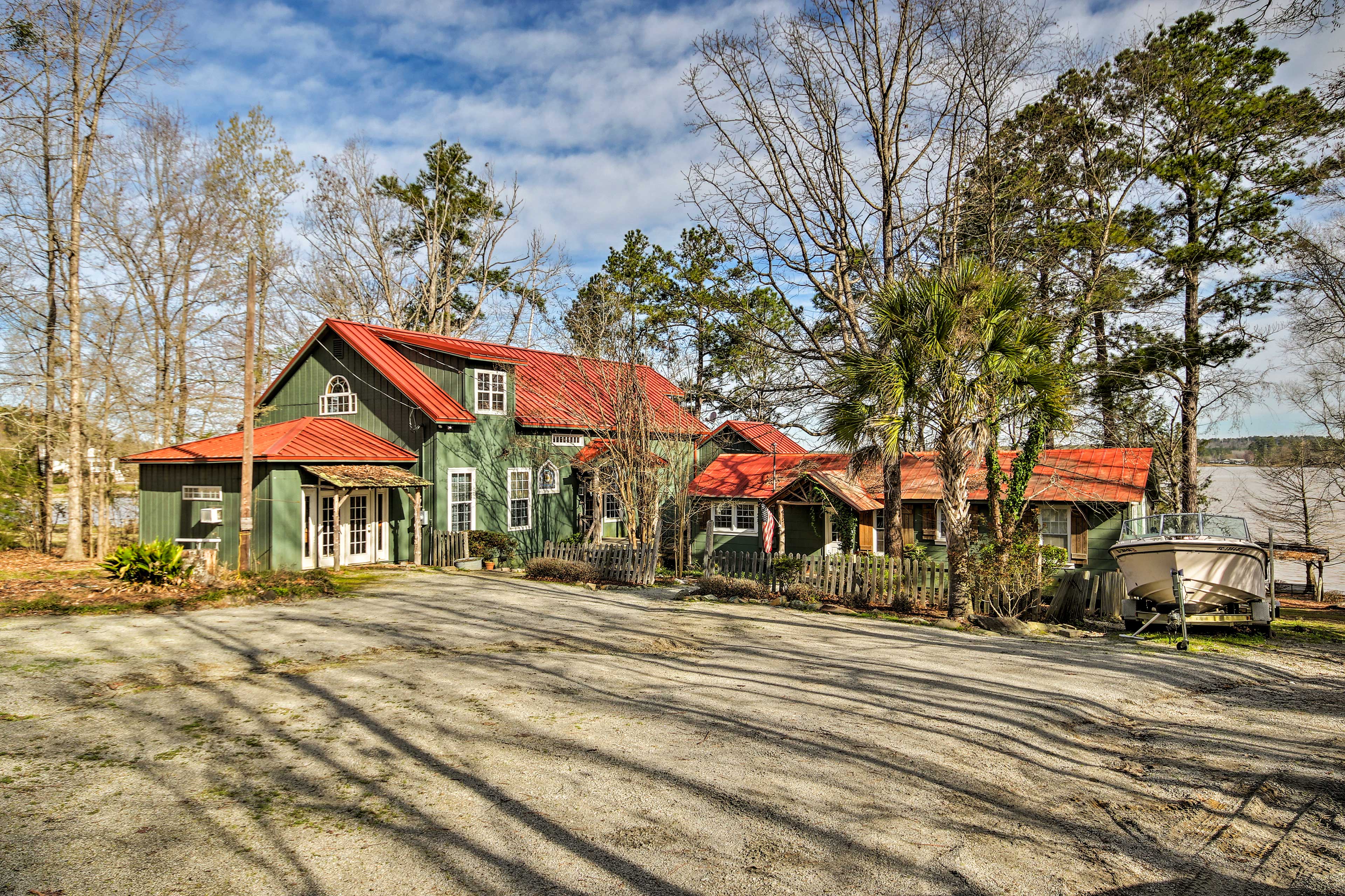 Charming Waterfront Ridgeway Cabin w/ Dock! Evolve