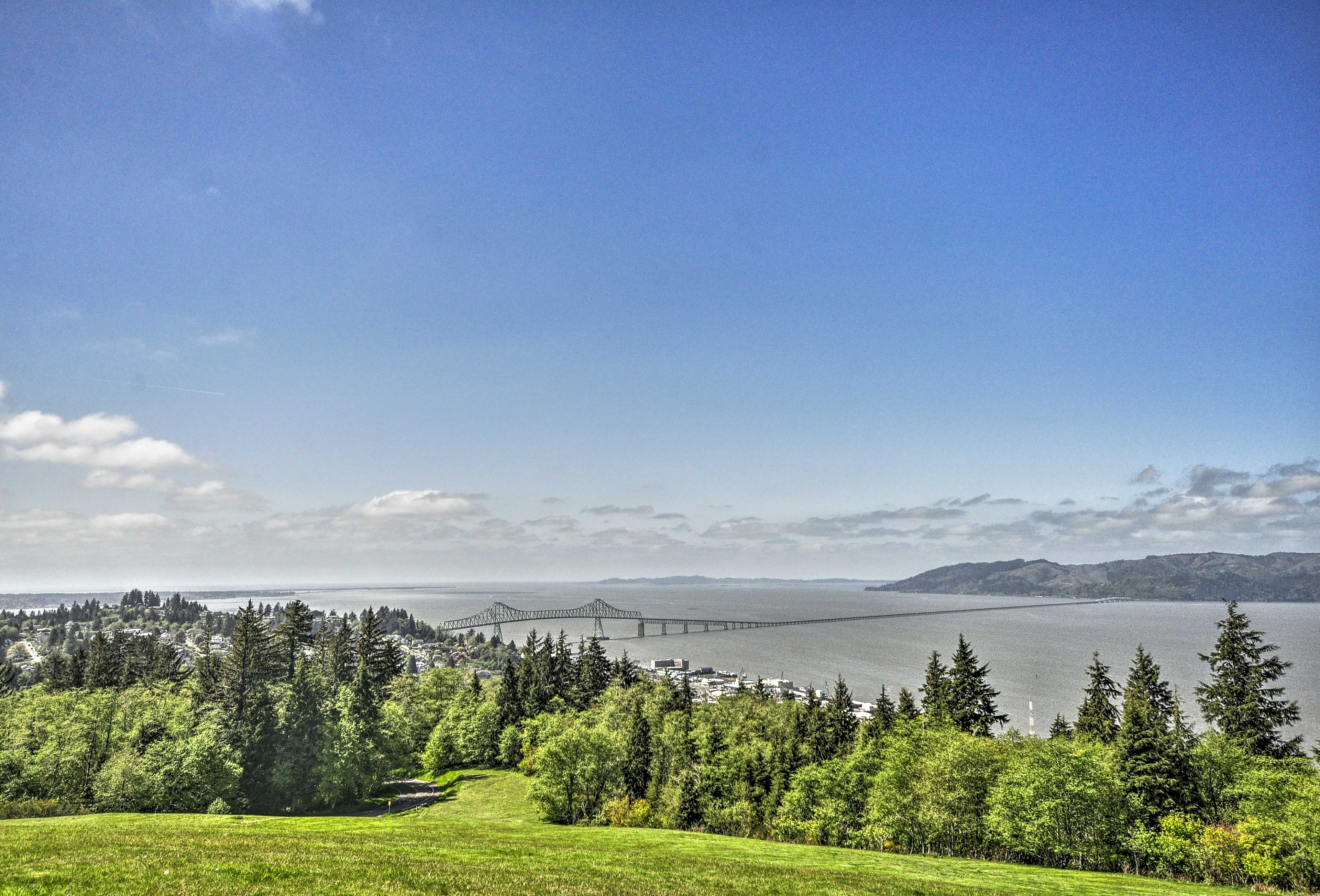 Waterfront Condo on Pier in Downtown Astoria! Evolve