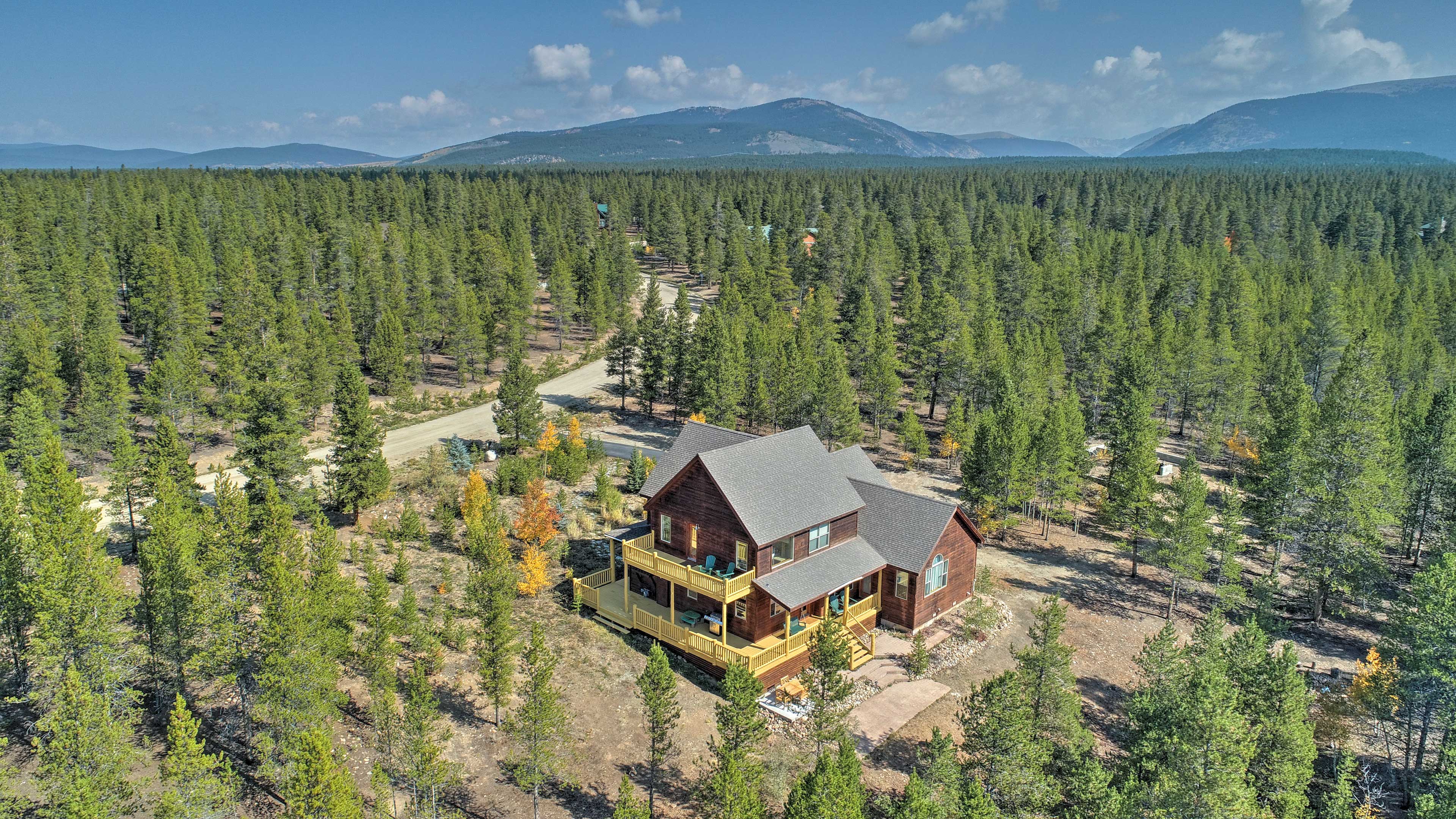 'Rocky Bear Lodge' on 2 Acres Near Turquoise Lake Leadville, CO Evolve