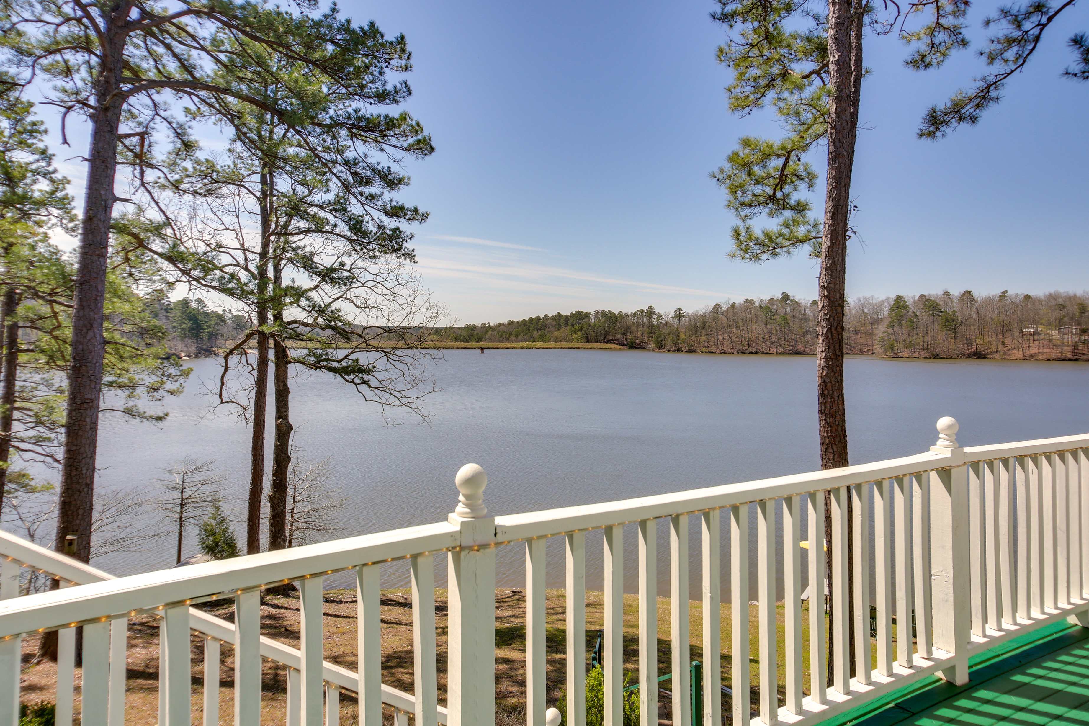 Harrod's Hideaway w/Deck+Dock on Lake Norrell Alexander, AR Evolve