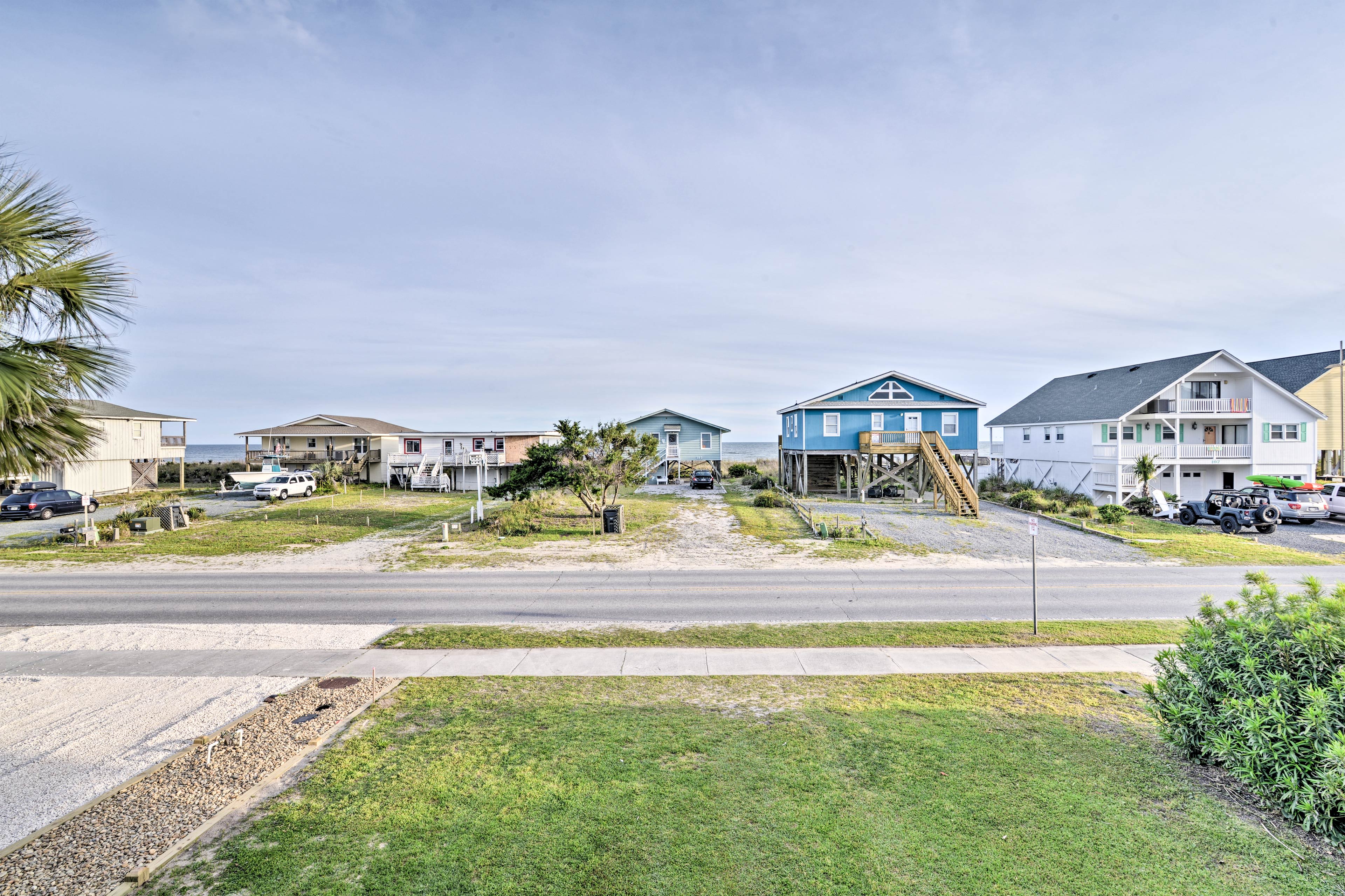 PetFriendly Second Row House Steps to Beach! Holden Beach, NC Evolve