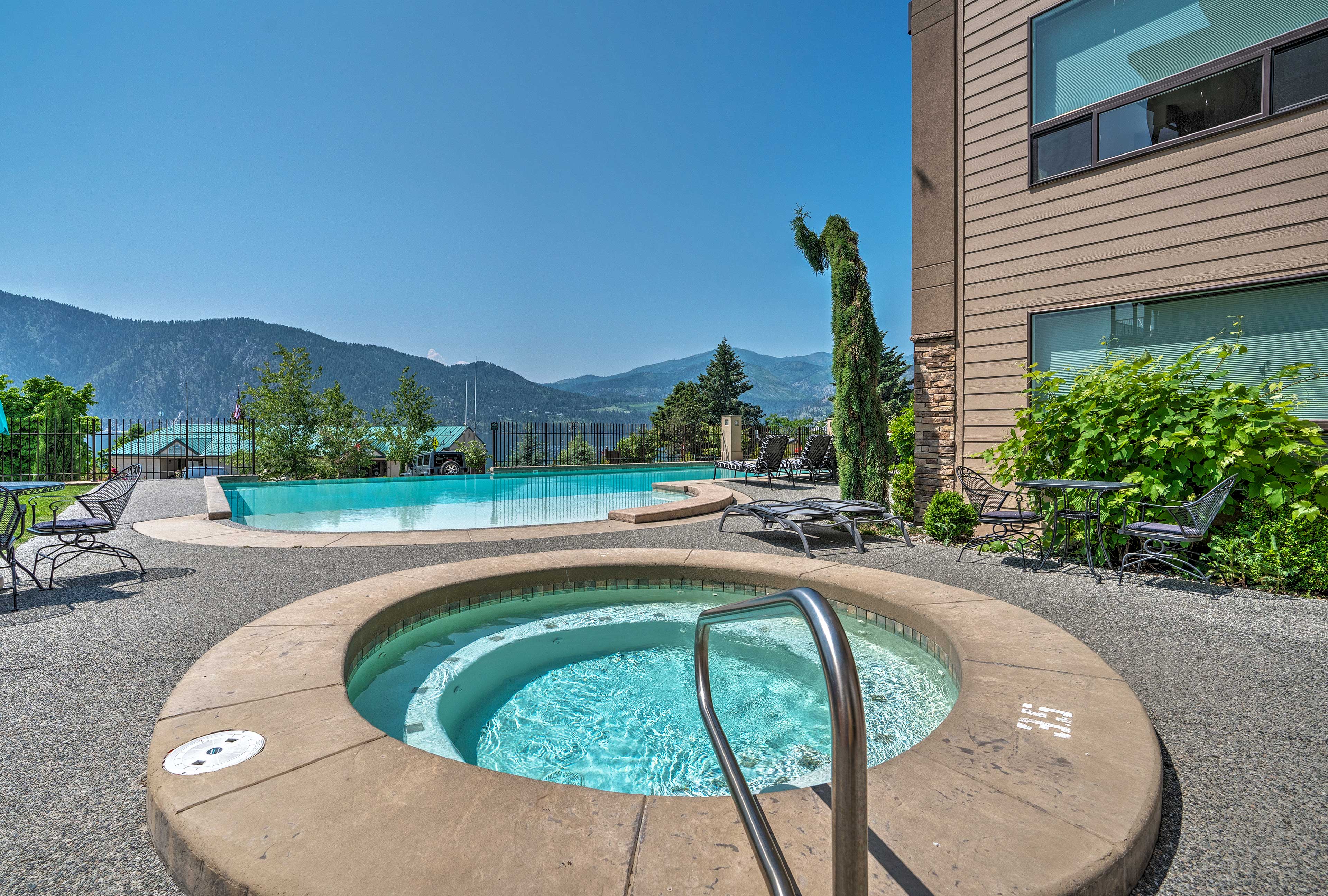 Lake Chelan Resort Condo Pool & Hot Tub Access! Manson, WA Evolve
