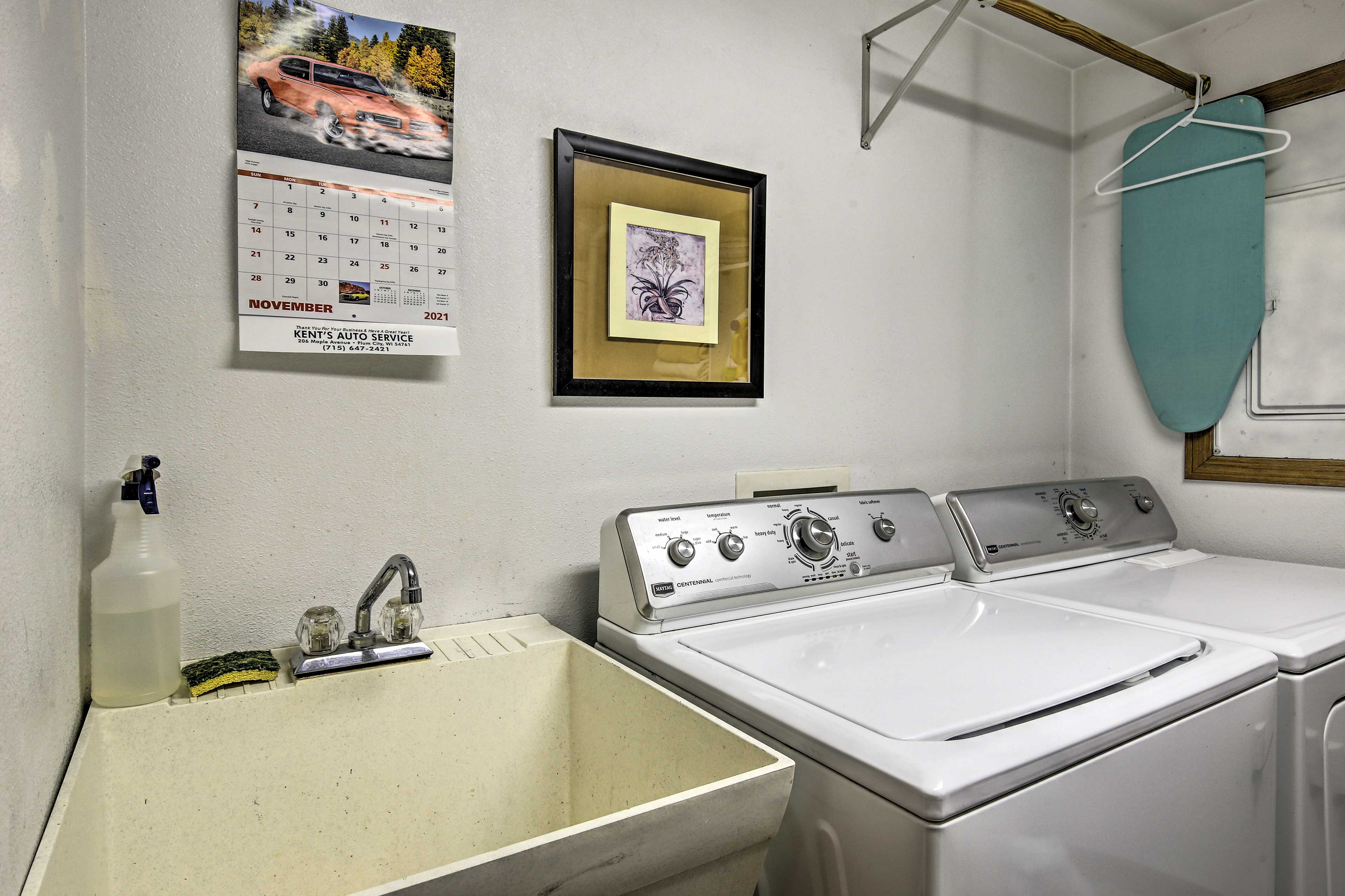 Lakefront Eau Galle Home w/ Hot Tub & Fire Pit Evolve