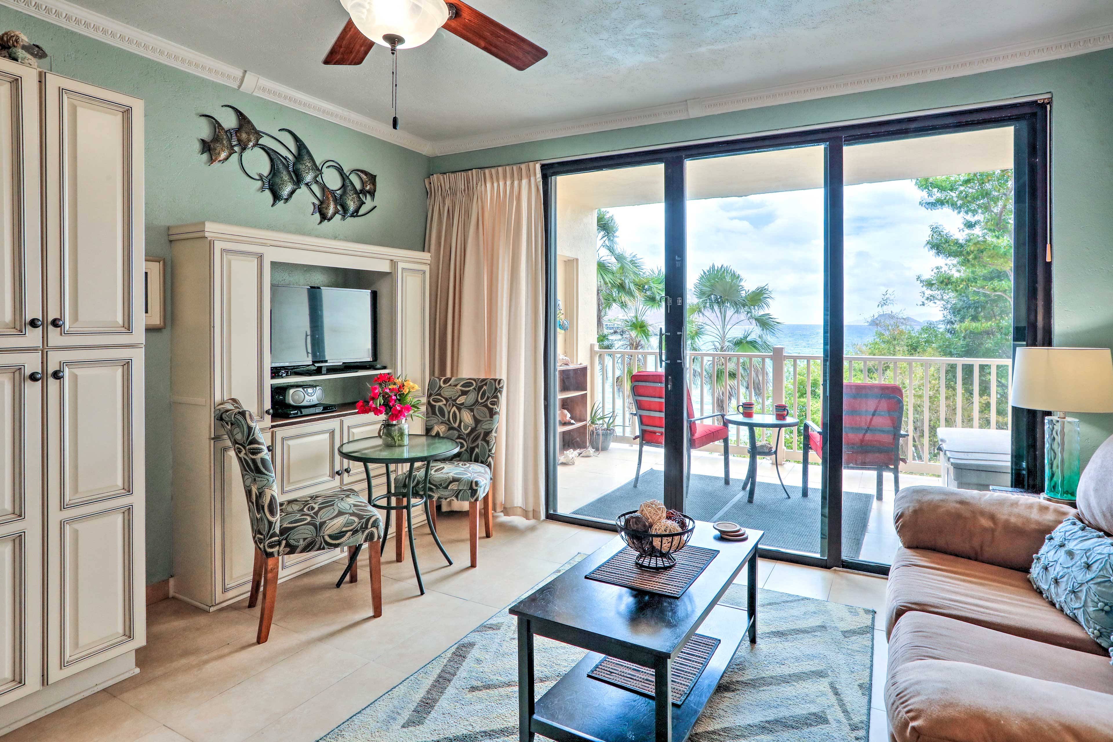 Saint Thomas Condo w/ Ocean Views, Walk to Beach! St. Thomas, VI Evolve