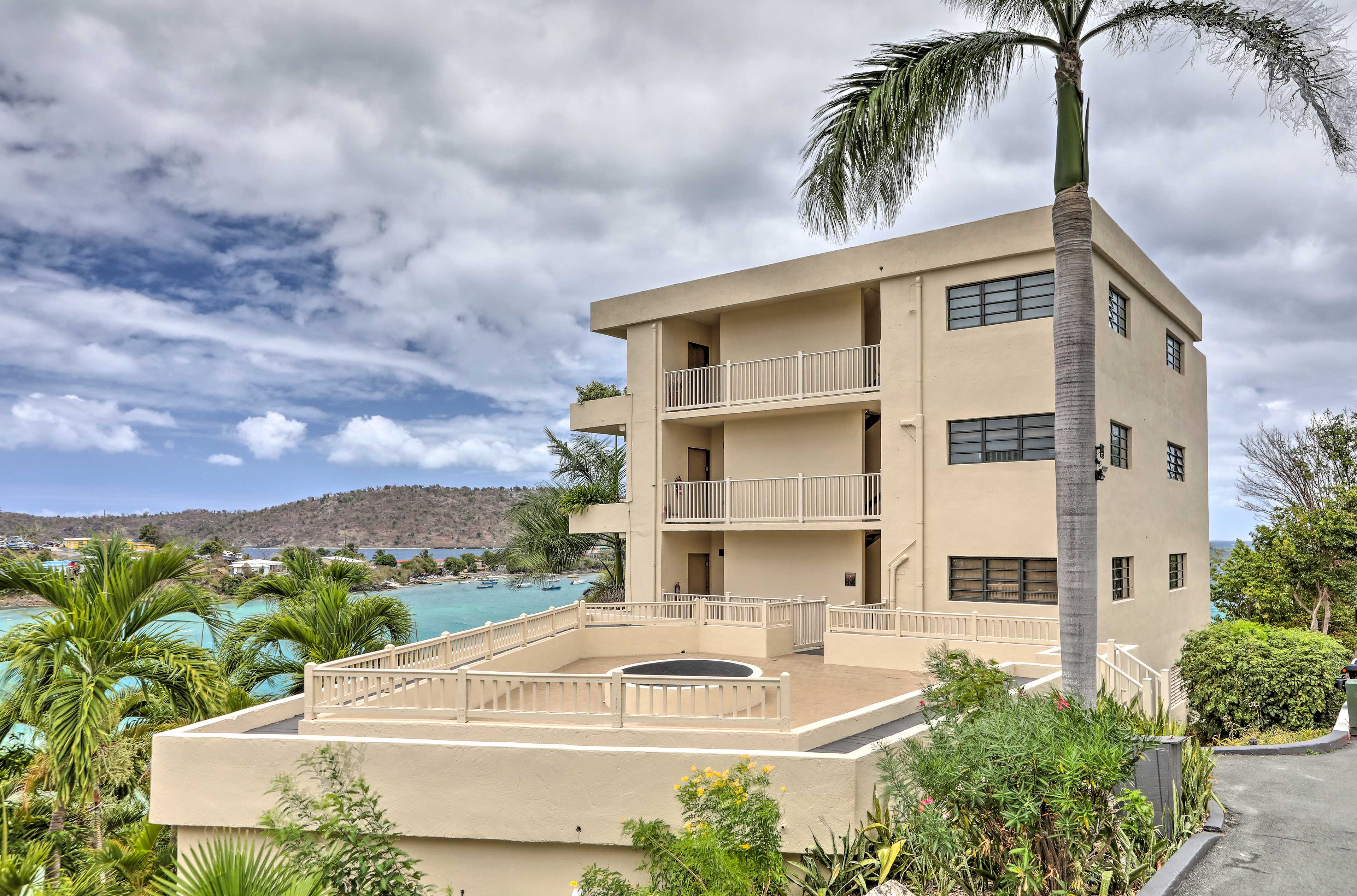 Saint Thomas Condo w/ Ocean Views, Walk to Beach! St. Thomas, VI Evolve