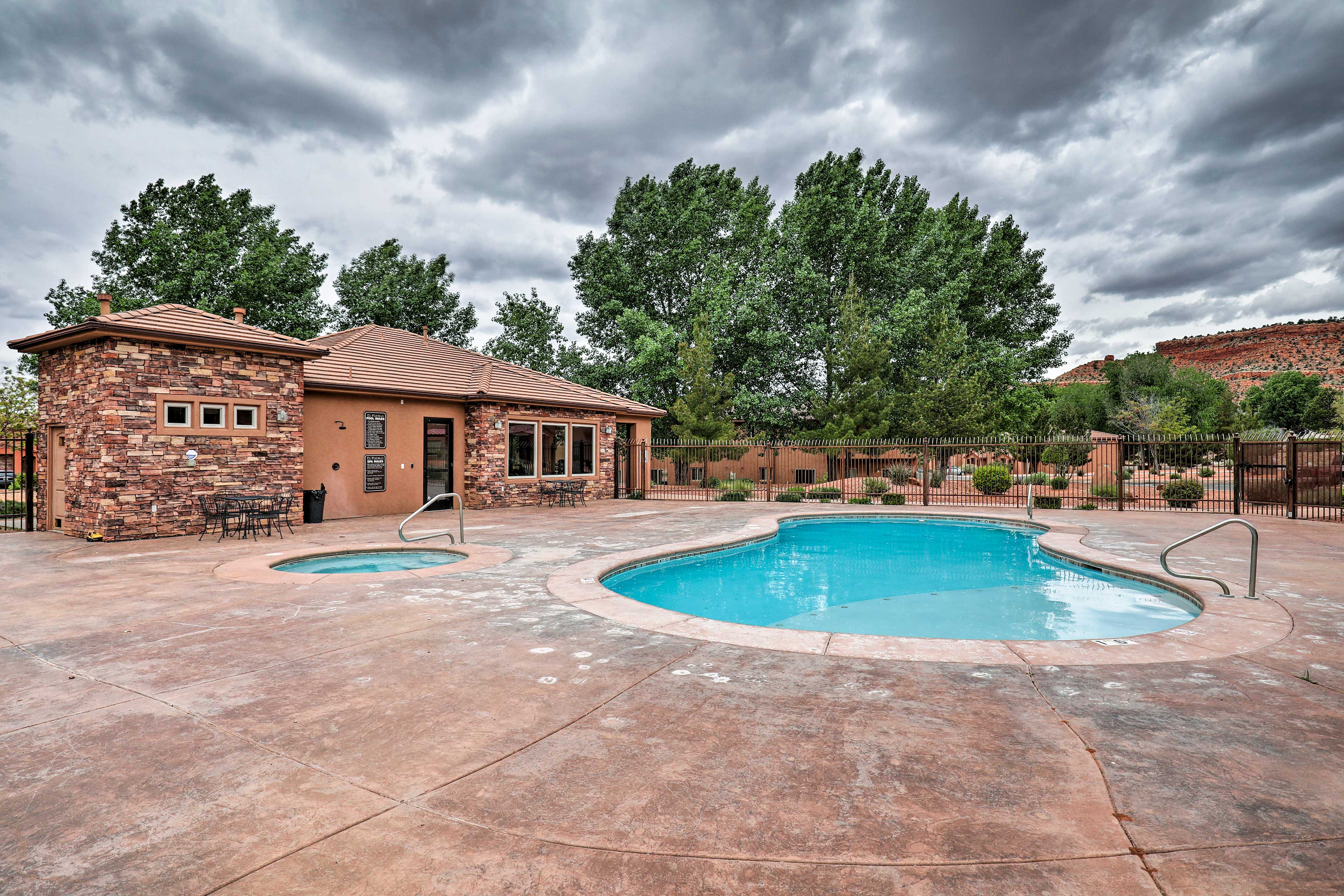 Kanab Condo w/ Pool & Patio, 30 Mi to Zion NP Evolve