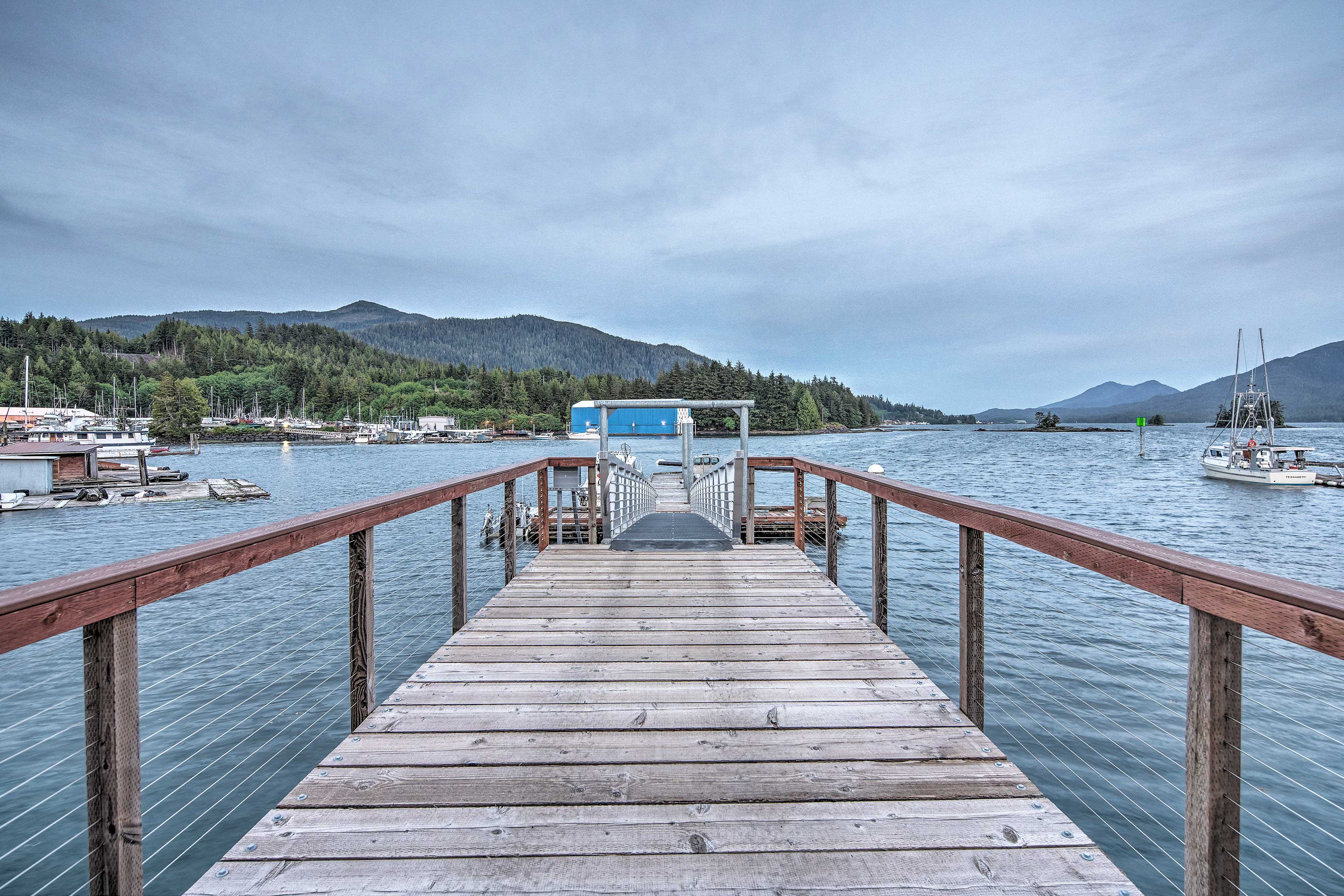 Ketchikan Apt Walk to Refuge Cove Beach! Evolve