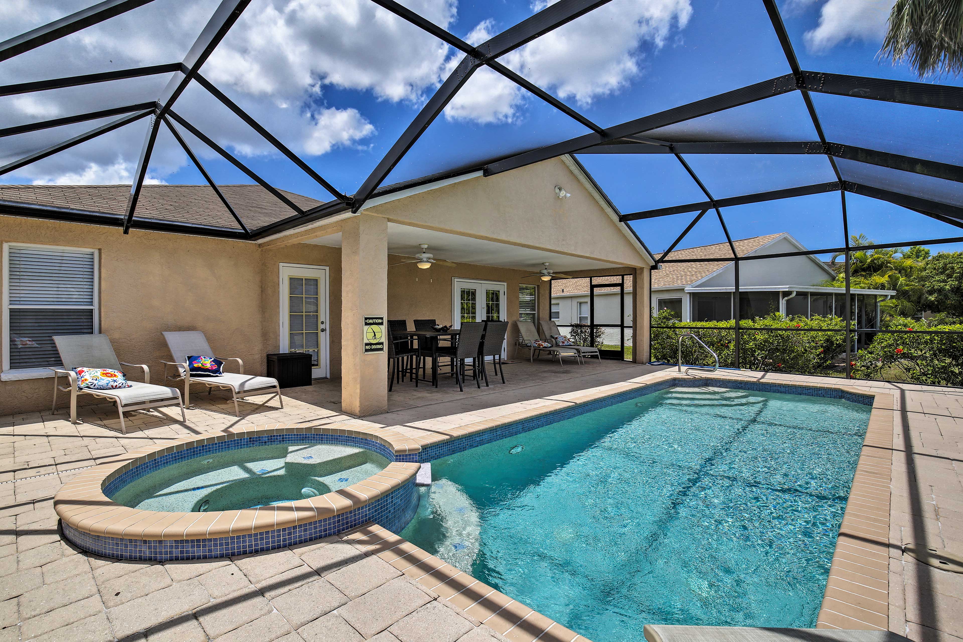 Bradenton Home w/ Saltwater Pool, Spa & Lanai! Evolve