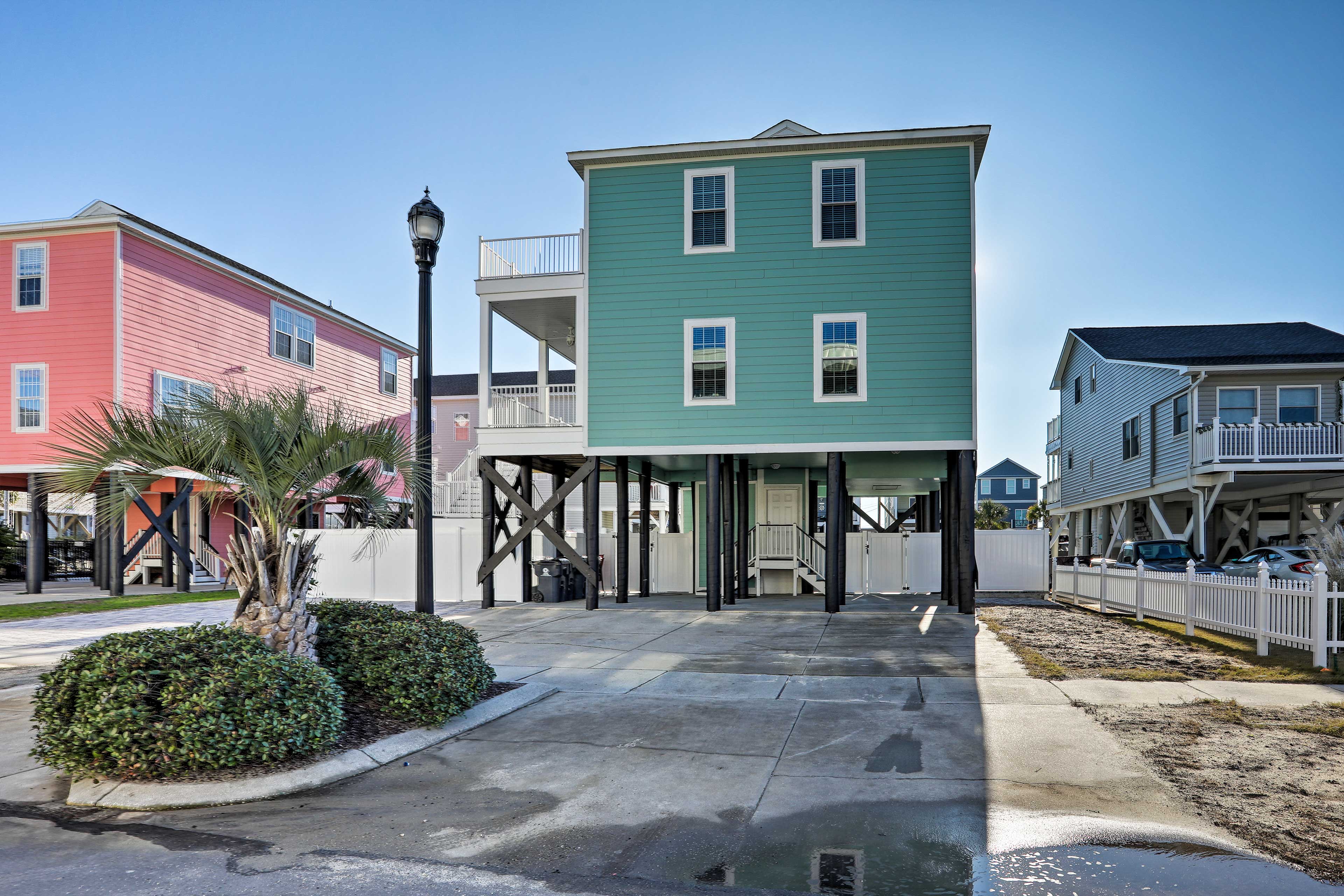 Spacious Murrells Inlet Hub w/ Pool, Walk to Shore Evolve