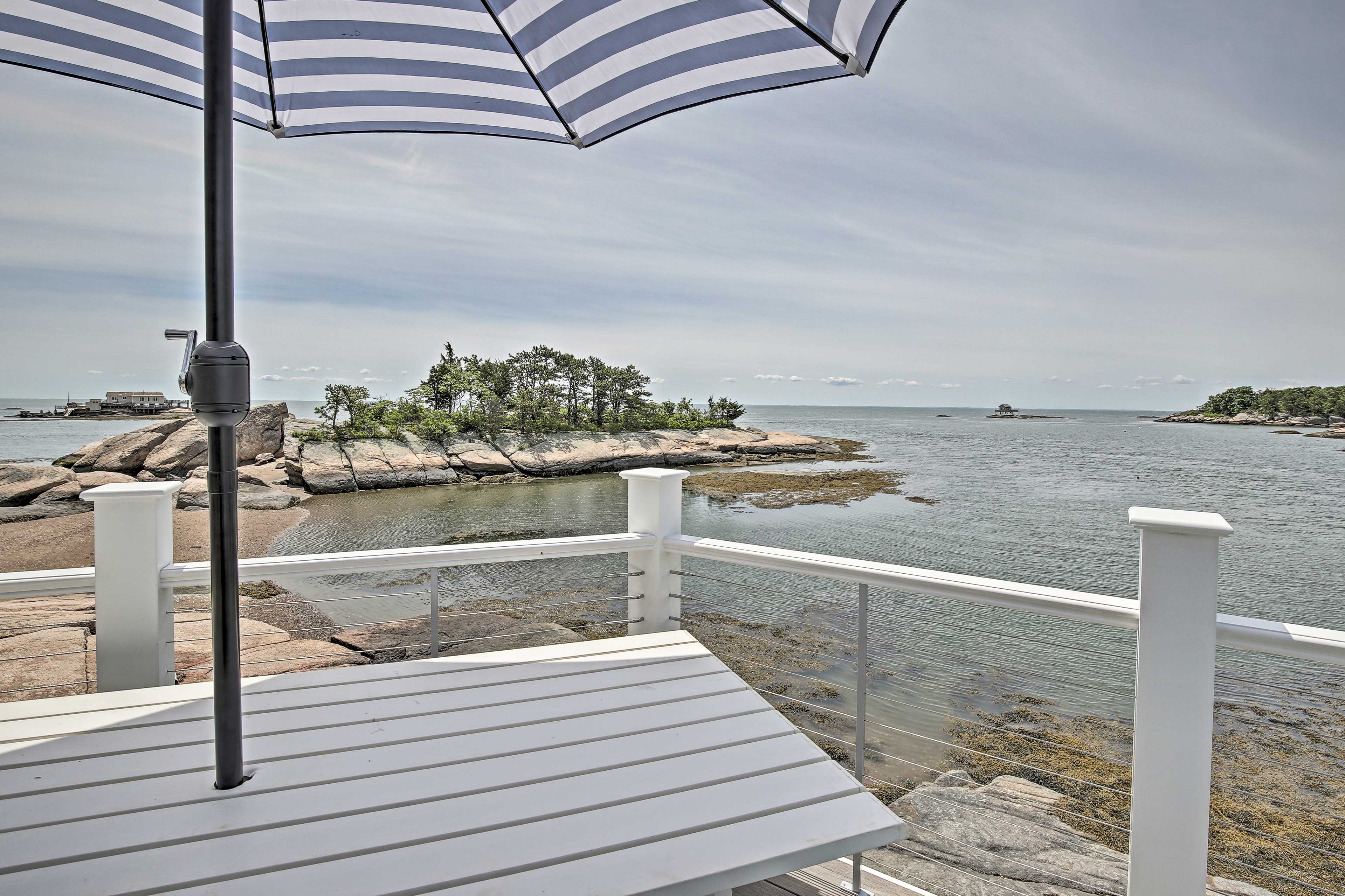 Money Island Home w/ Deck, Kayak & Paddleboards! Branford, CT Evolve