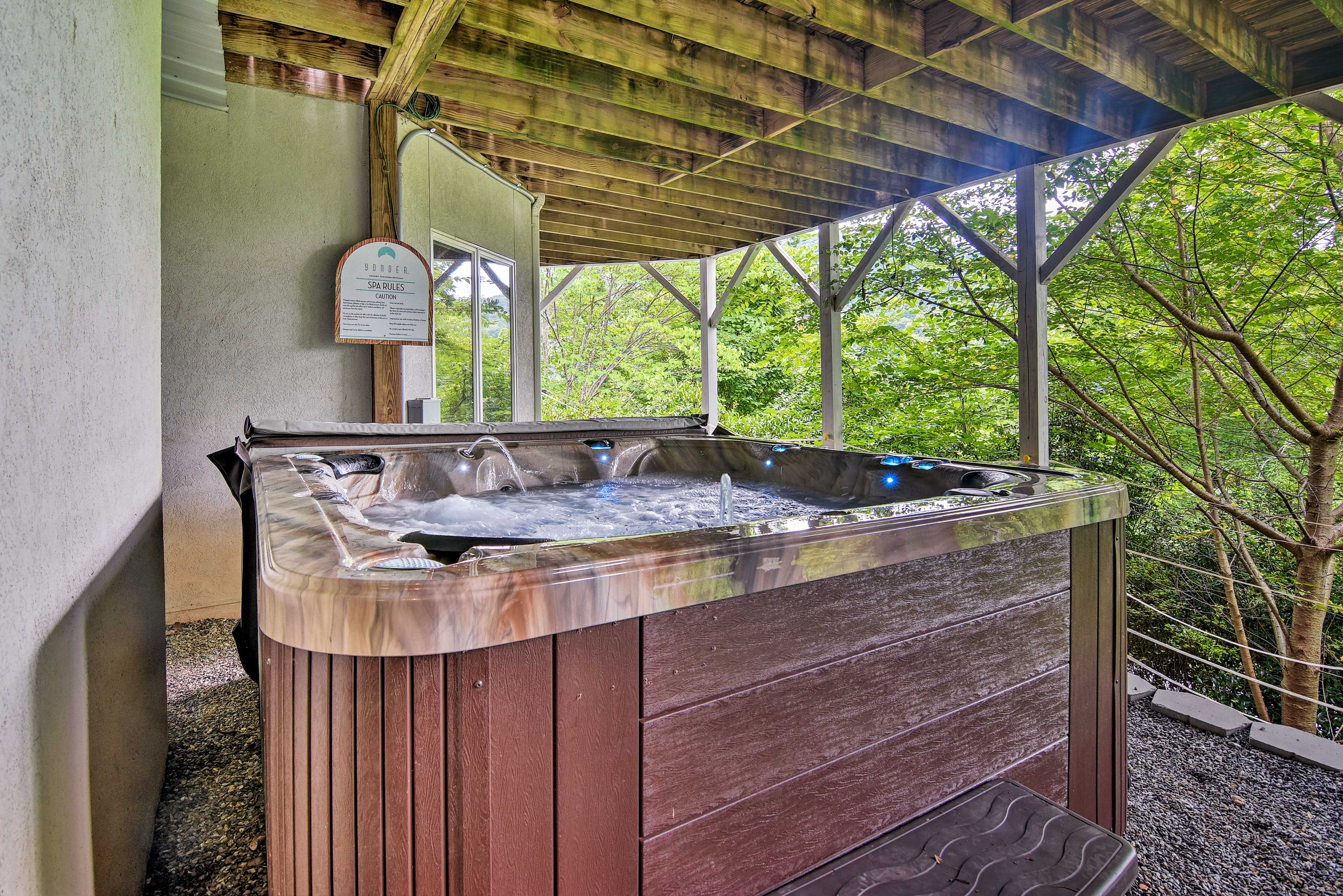 Asheville Home w/Hot Tub & Lavish Game Room! Evolve