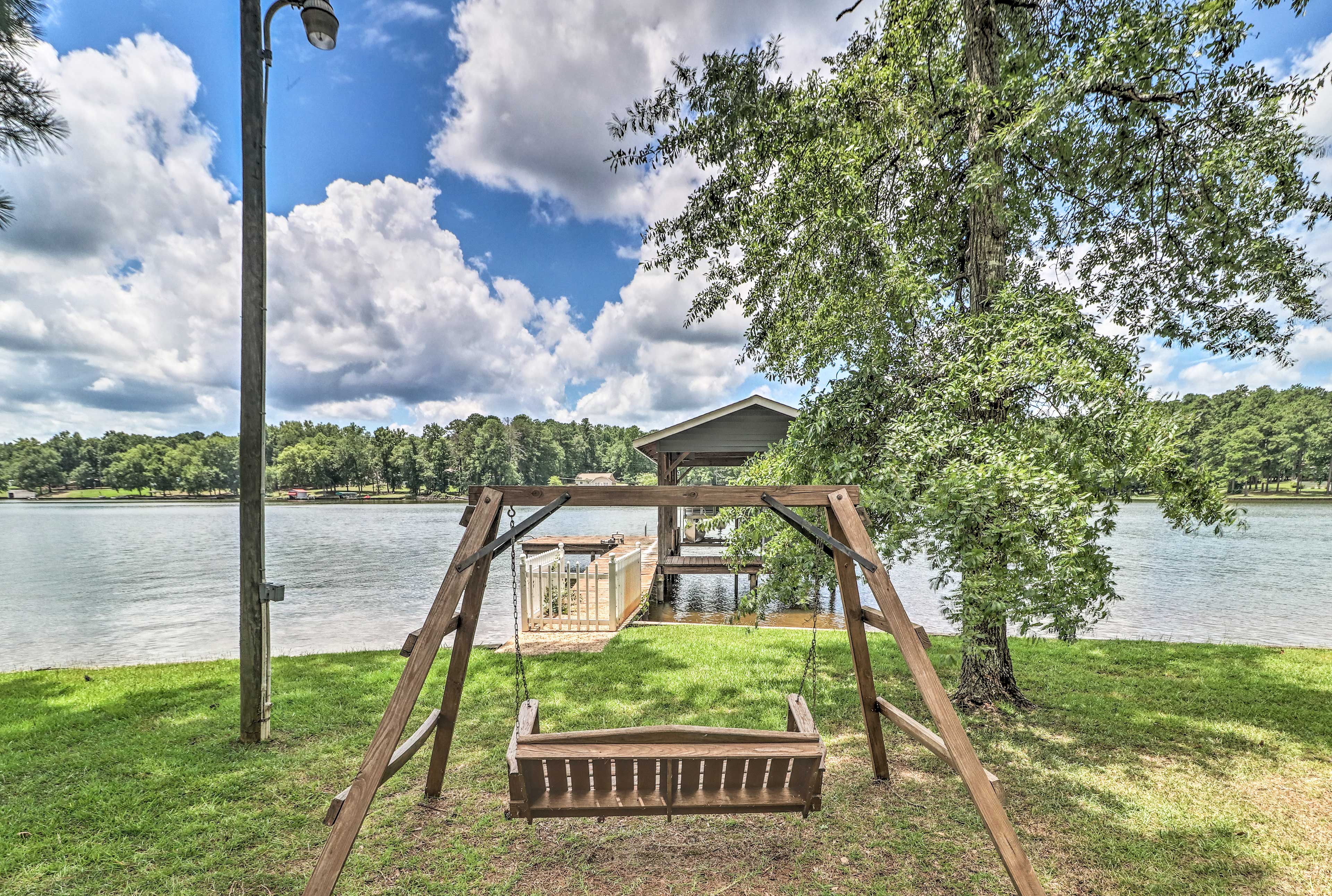 Waterfront Lake Sinclair Home w/ Boat Dock! Milledgeville, GA Evolve