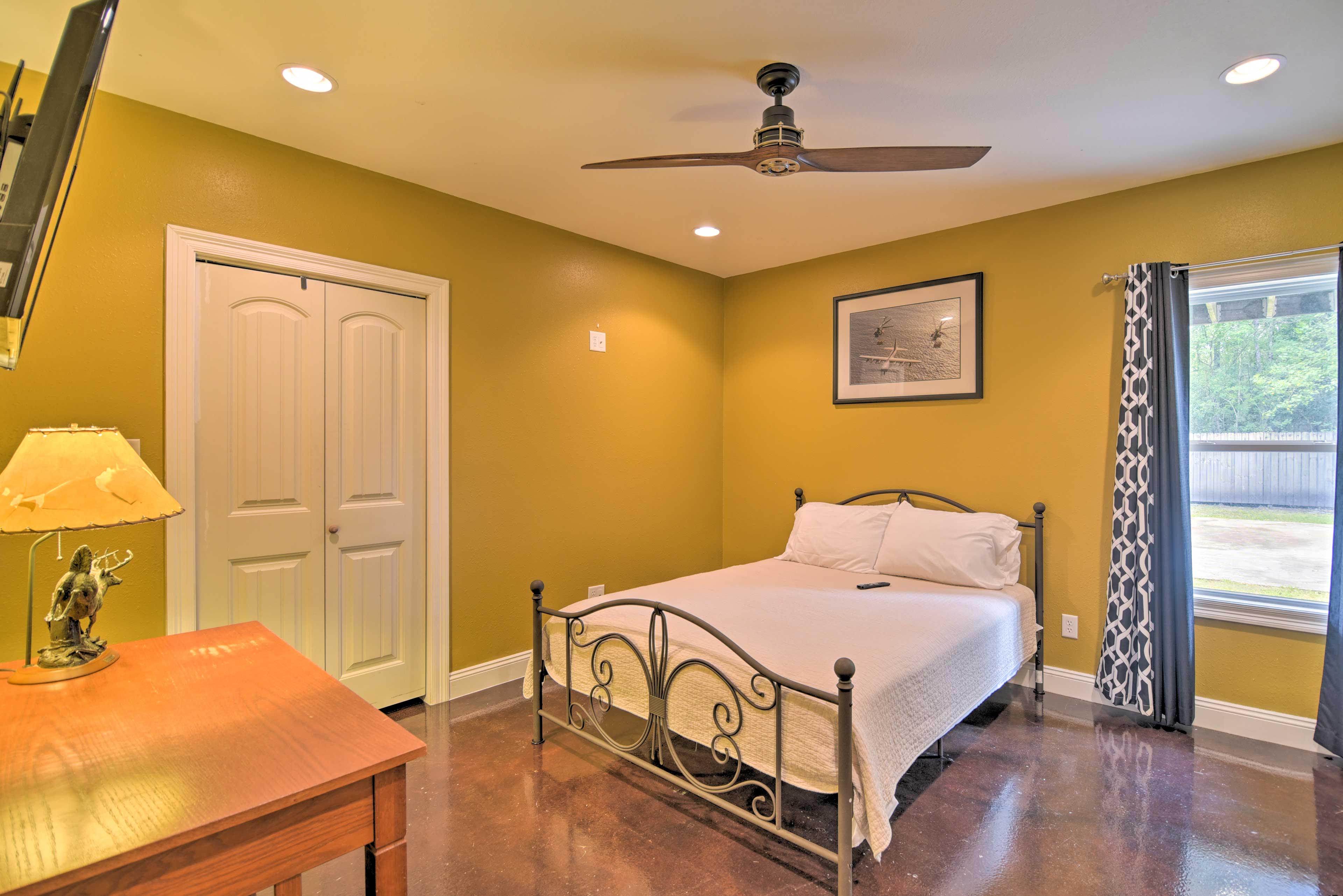 Waveland Family House, 4Minute Drive to the Beach Evolve