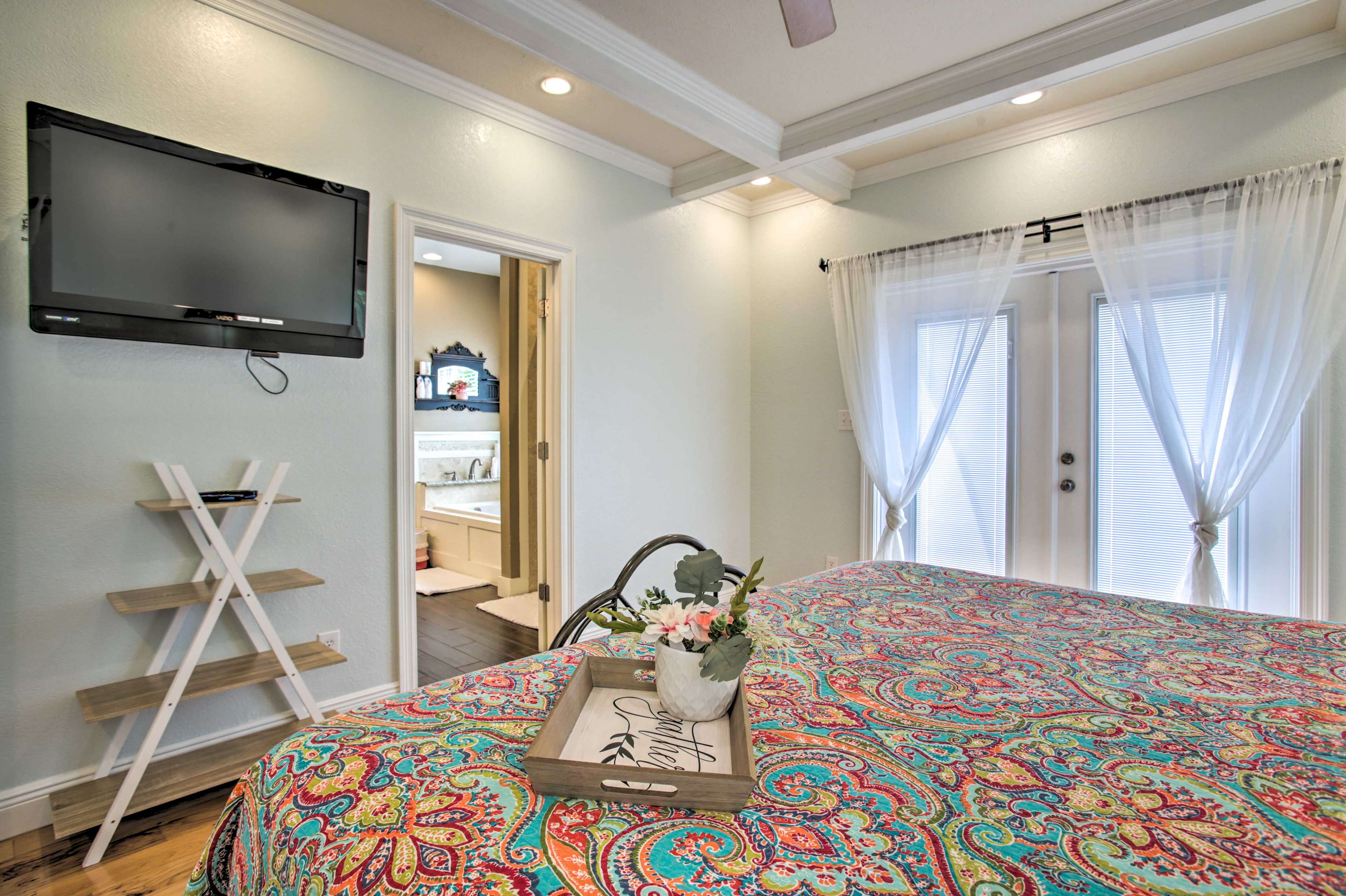 Waveland Family House, 4Minute Drive to the Beach Evolve