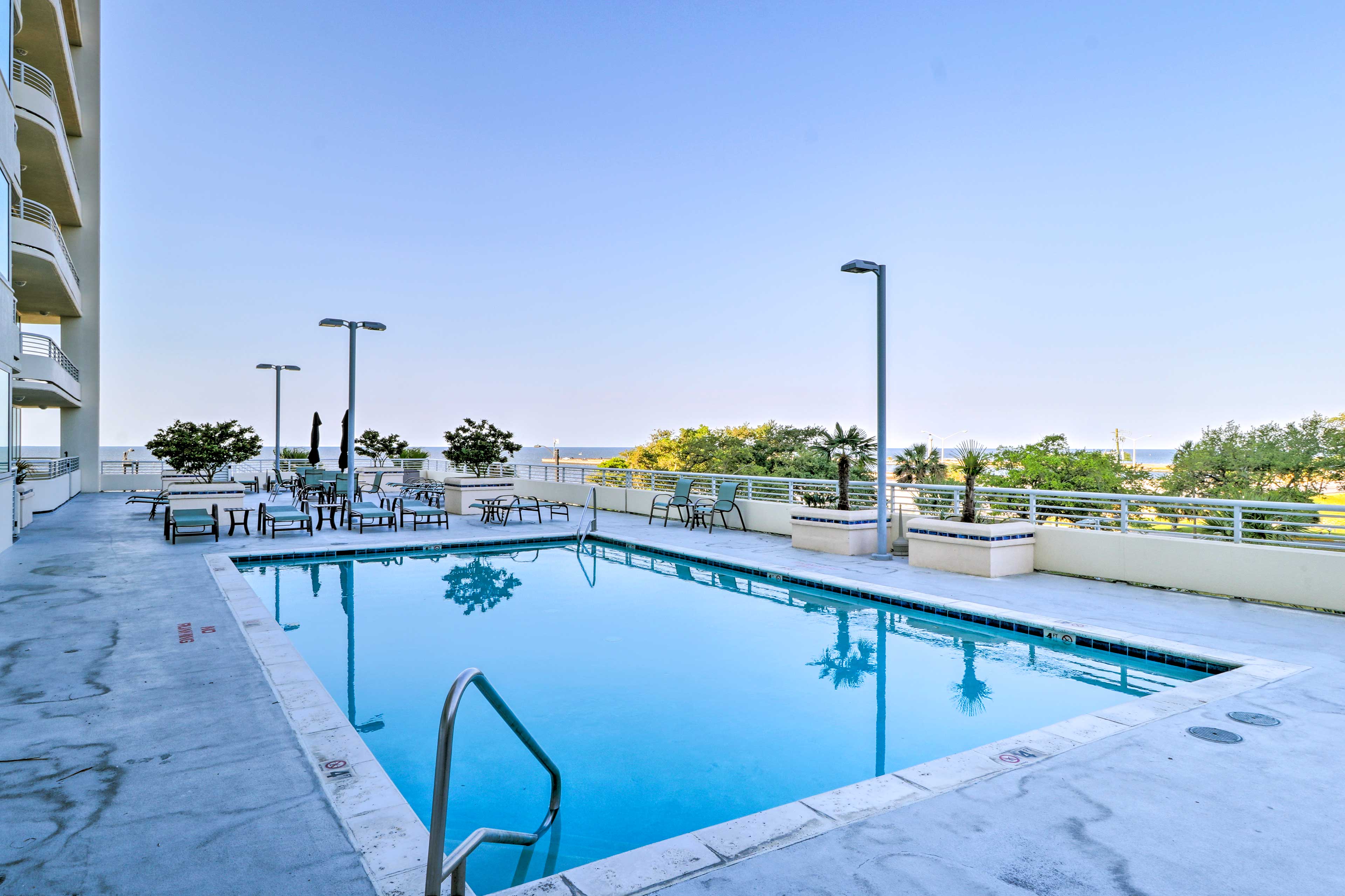 Luxurious Biloxi Beach Condo w/ Amenities & Views! Evolve
