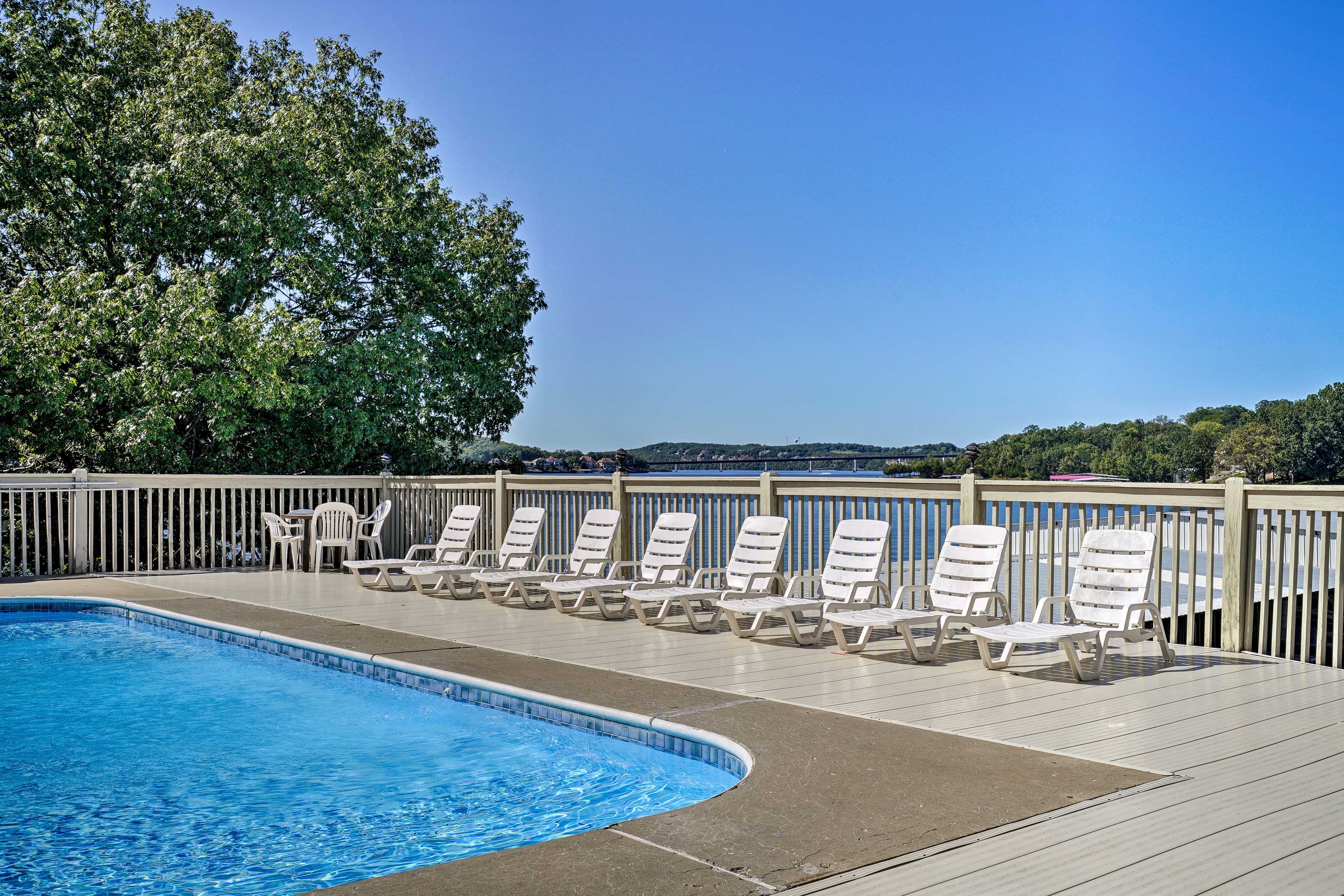 Osage Beach Condo w/ Pools & Boat Dock Access Evolve