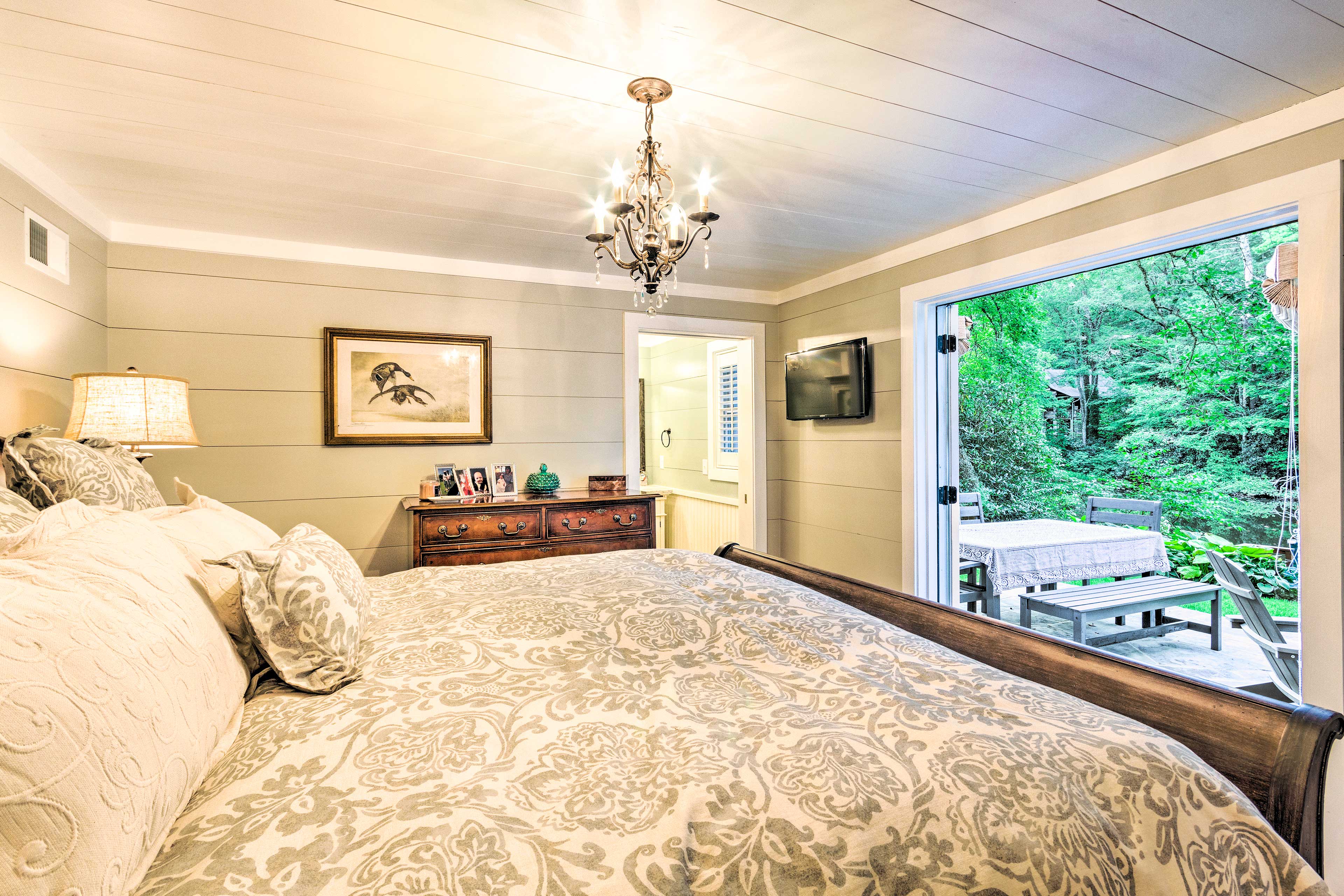 Waterfront Home w/ Boat Dock on Mirror Lake! Highlands, NC Evolve