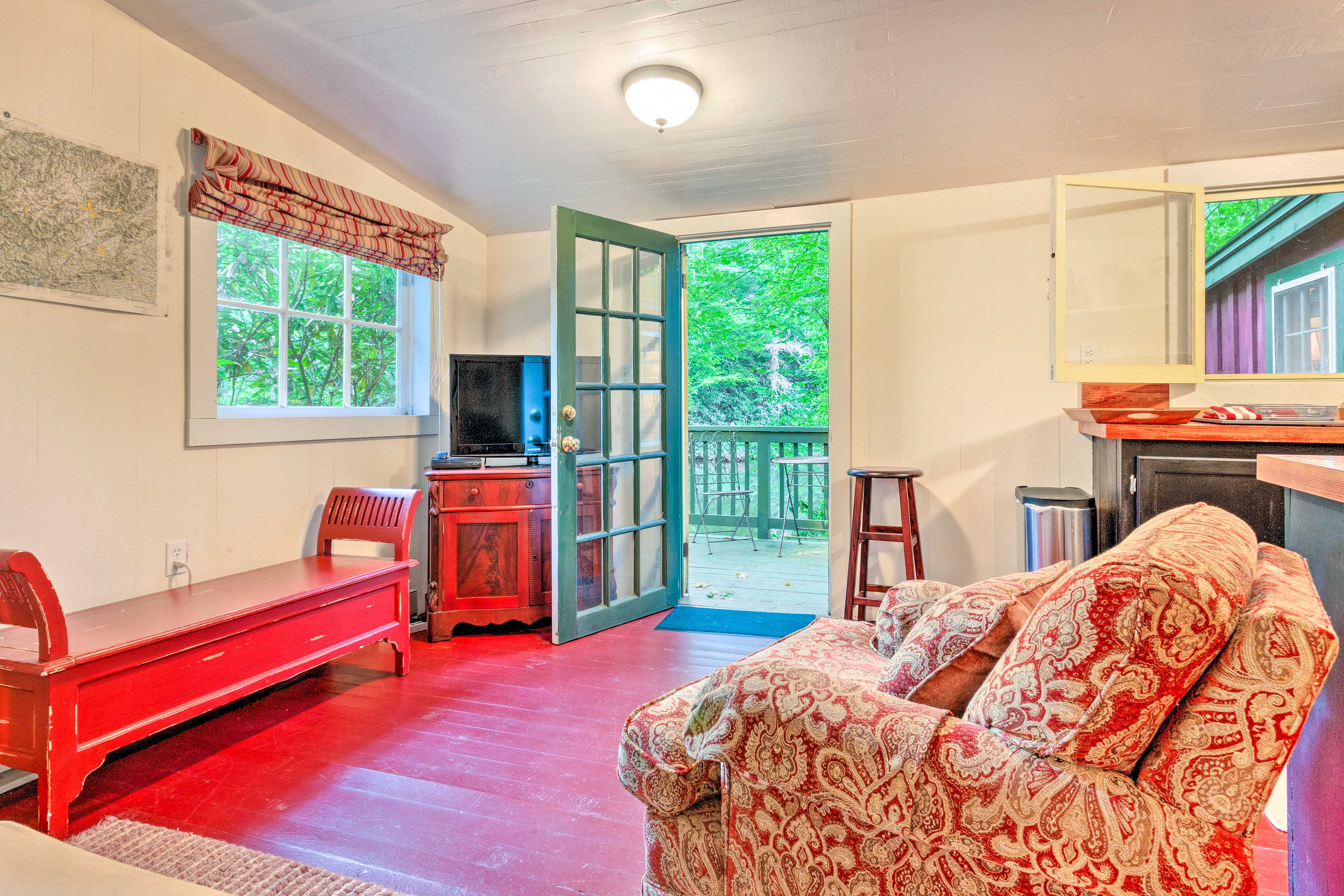 Waterfront Home w/ Boat Dock on Mirror Lake! Highlands, NC Evolve