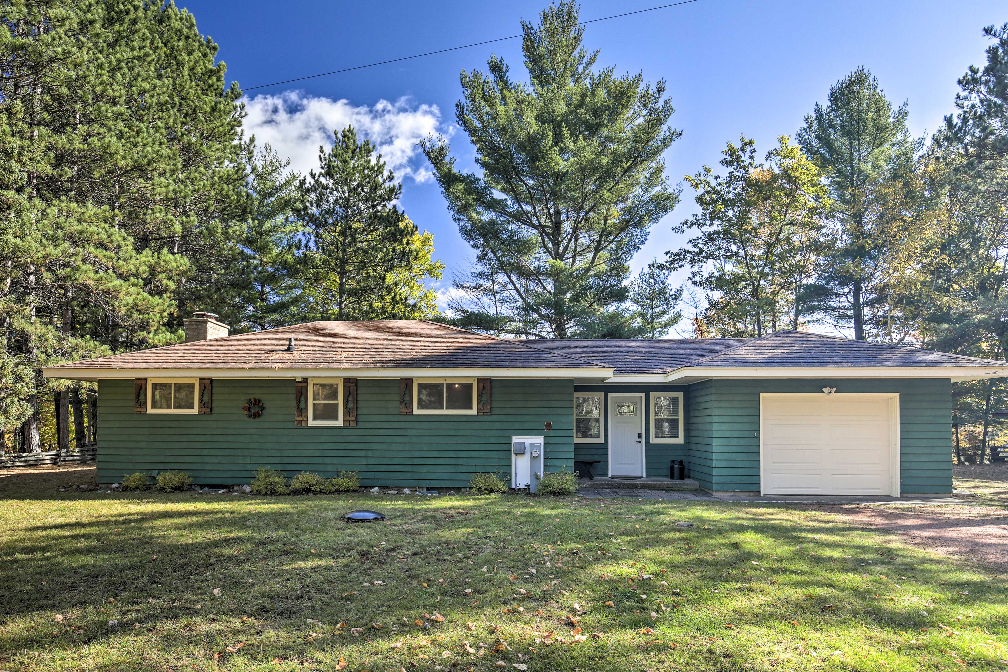 Eagle River Waterfront Home w/ Dock & Fire Pit! Evolve