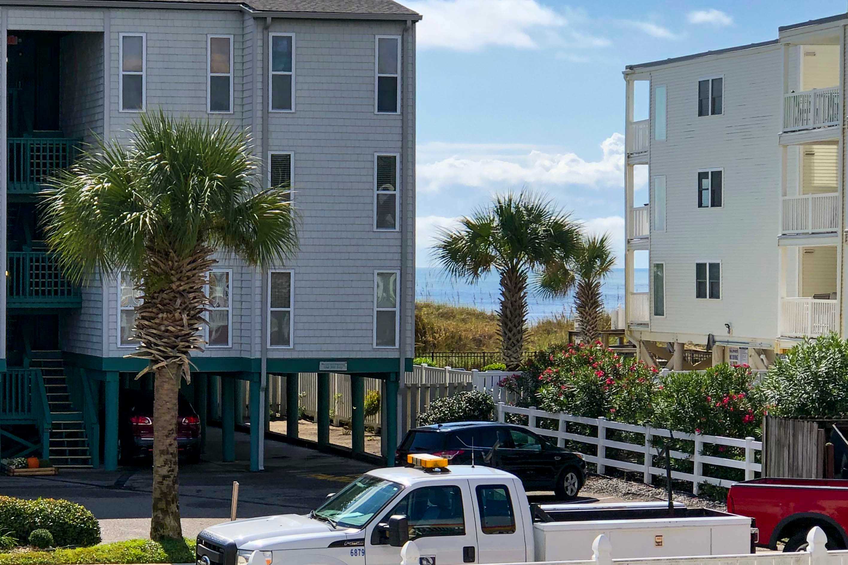 Bright North Myrtle Beach Condo Walk to Beach! Evolve