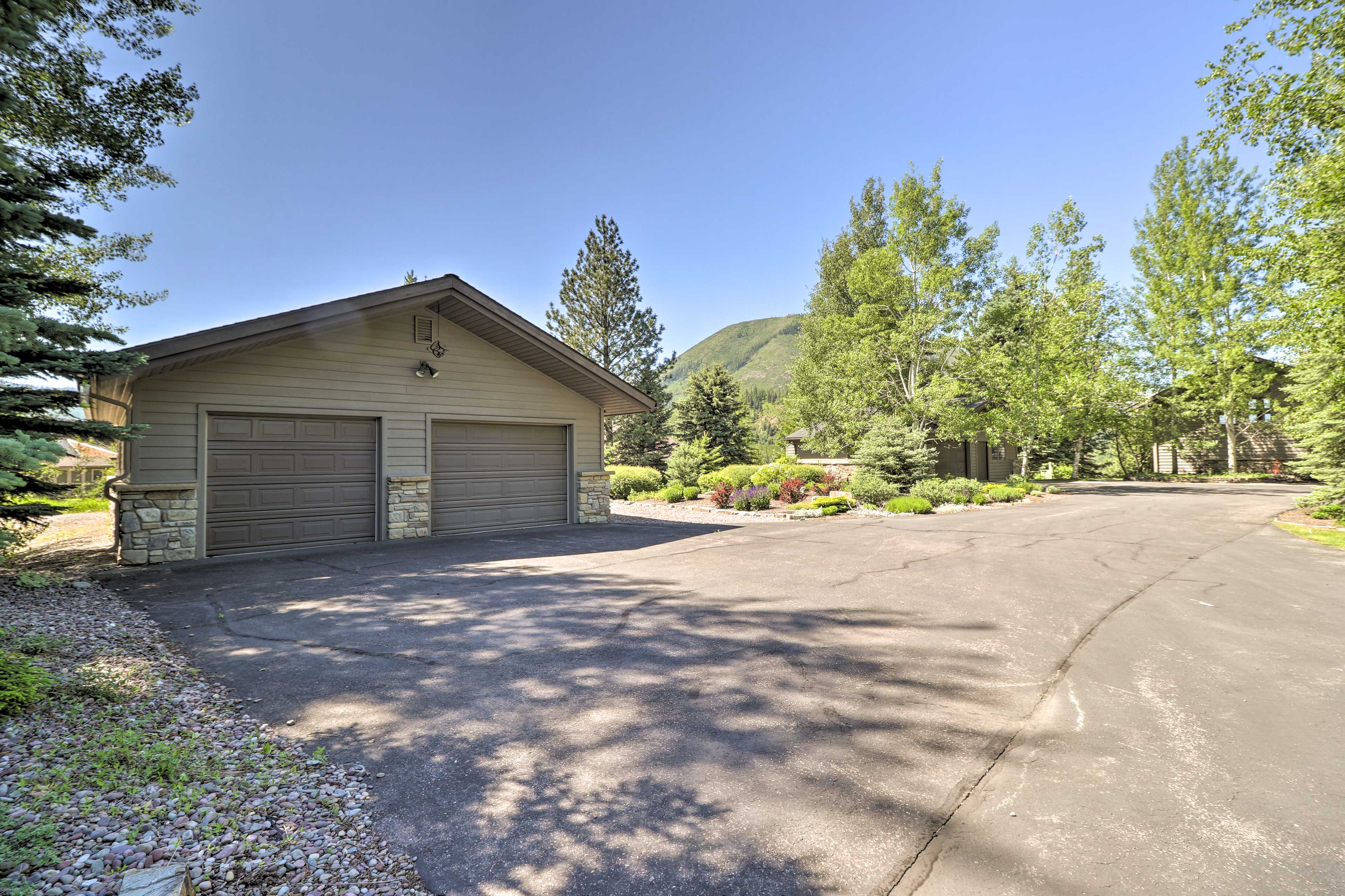 West Glacier Home w/ Majestic Mountain Views! Evolve