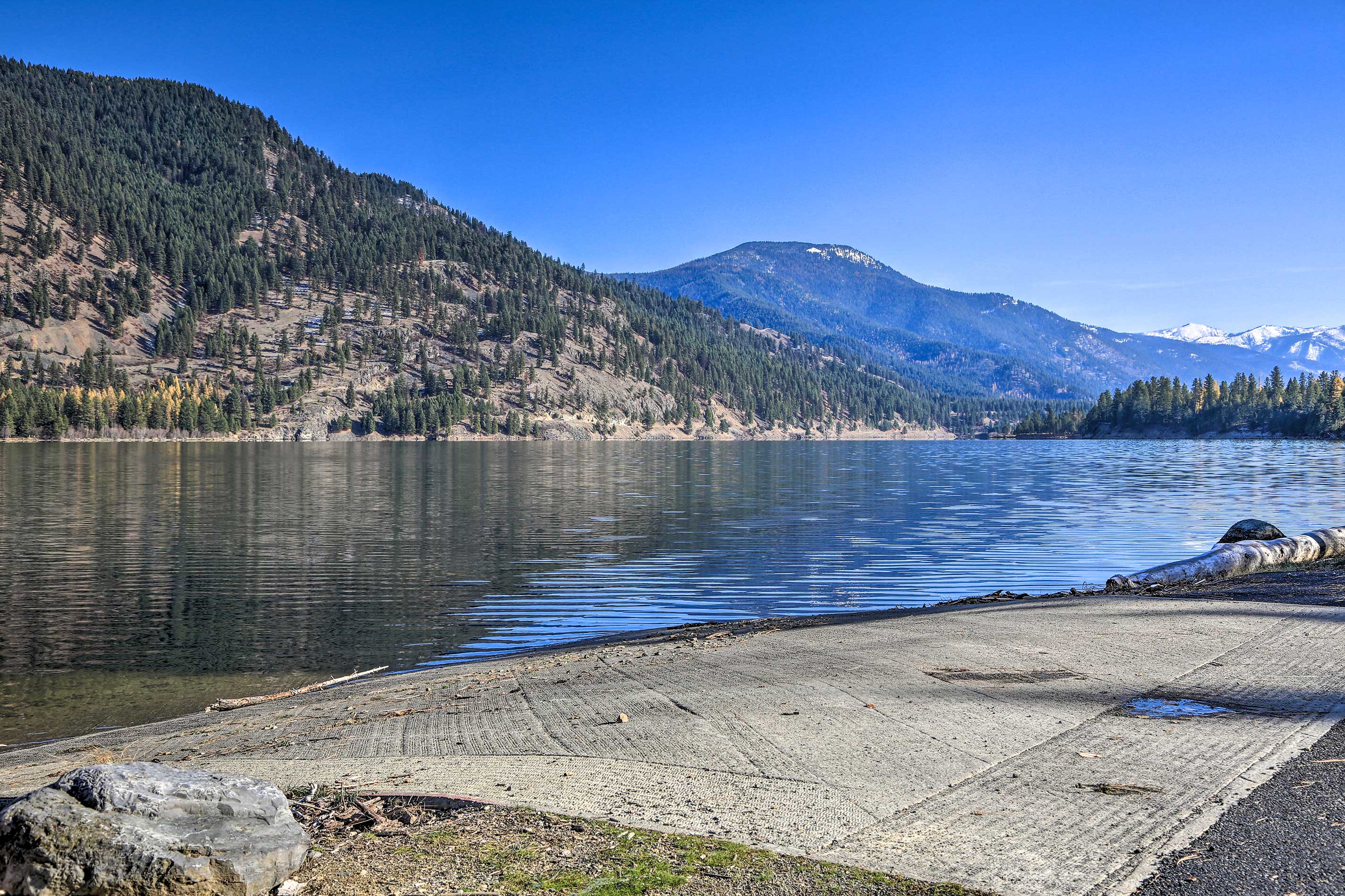 NEW! Riverfront Retreat in Trout Creek Montana! Evolve