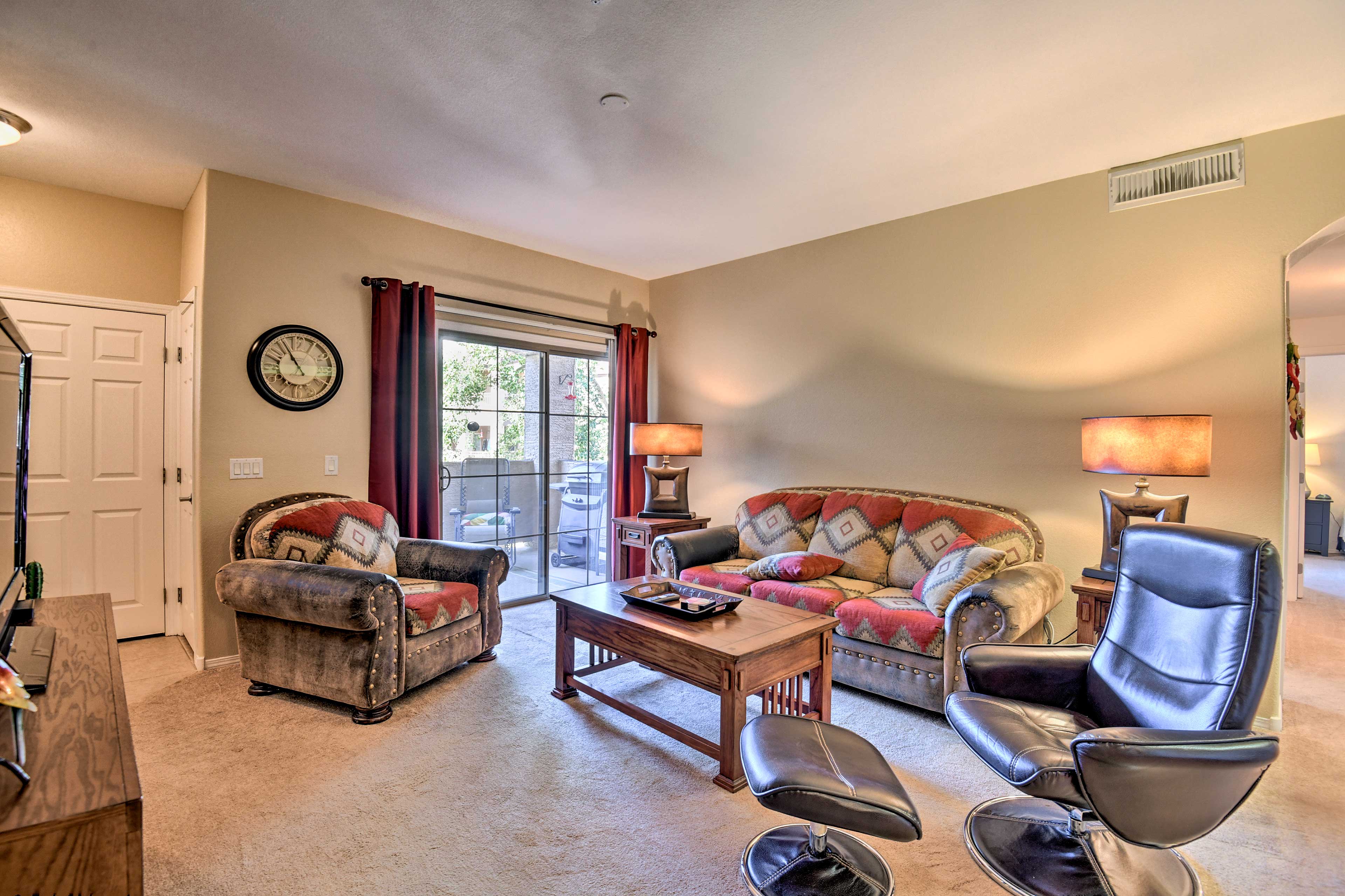 Coyote Landing Condo w/Private Patio & Pool Access Mesa, AZ Evolve