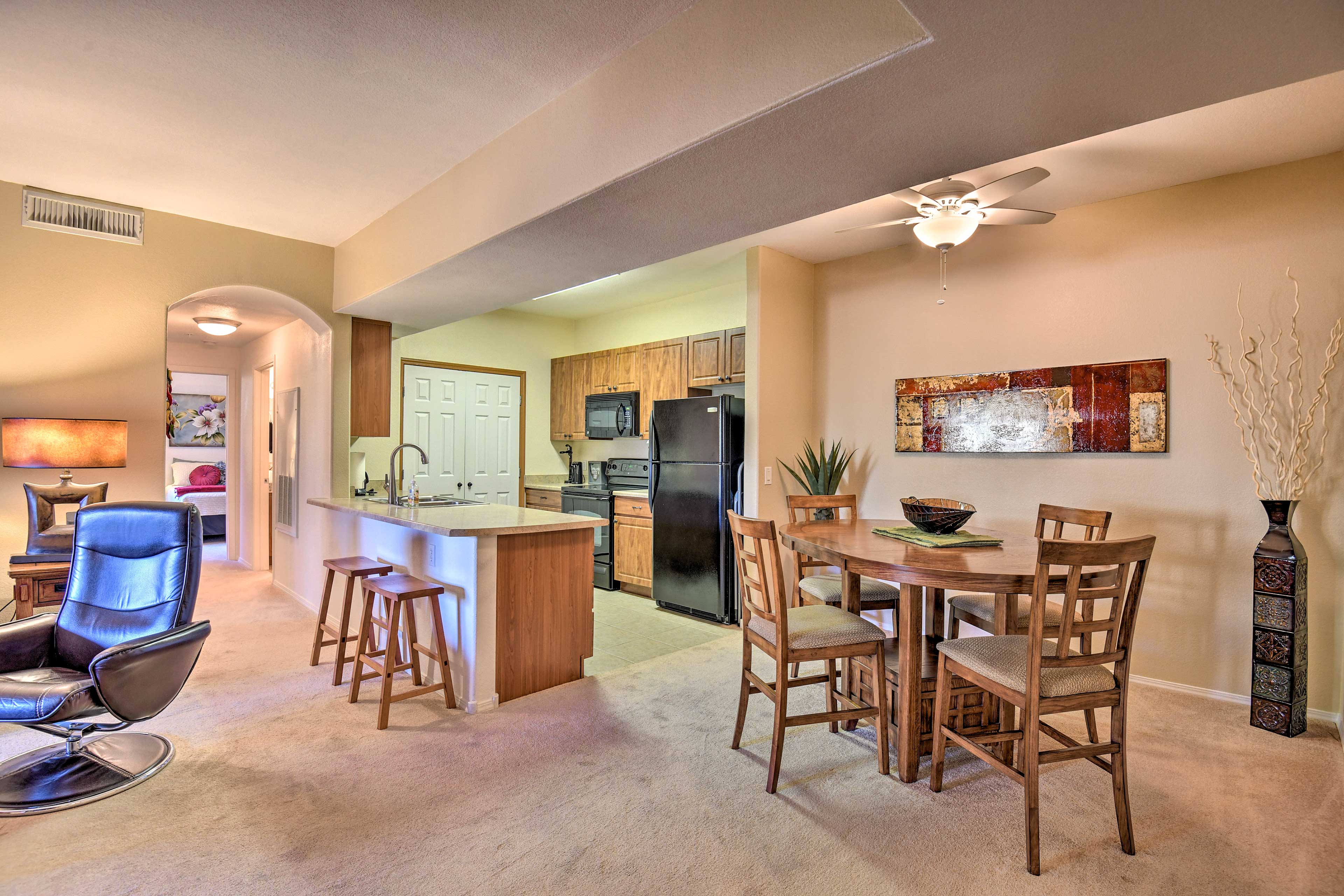 Coyote Landing Condo w/Private Patio & Pool Access Mesa, AZ Evolve