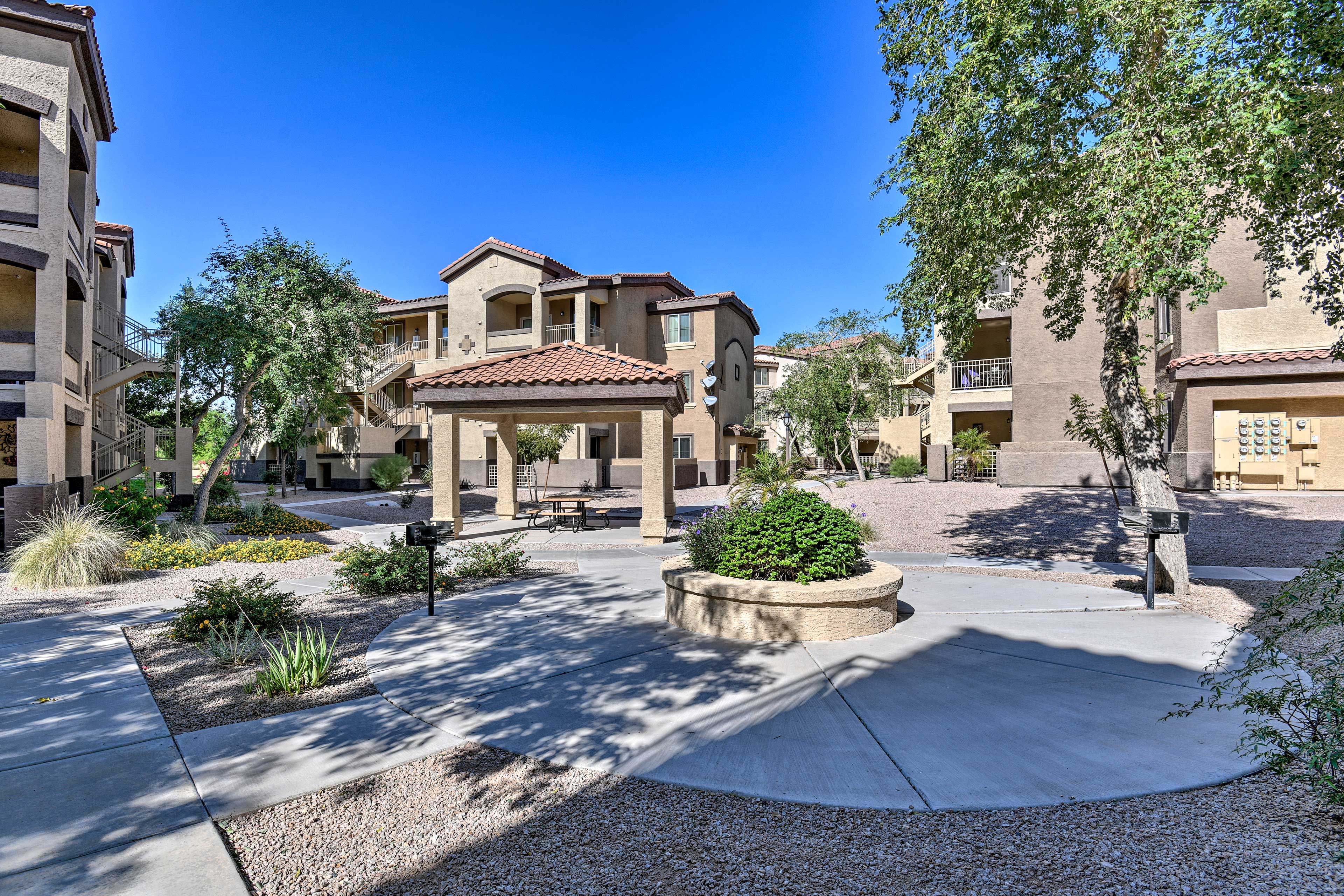 Coyote Landing Condo w/Private Patio & Pool Access Mesa, AZ Evolve