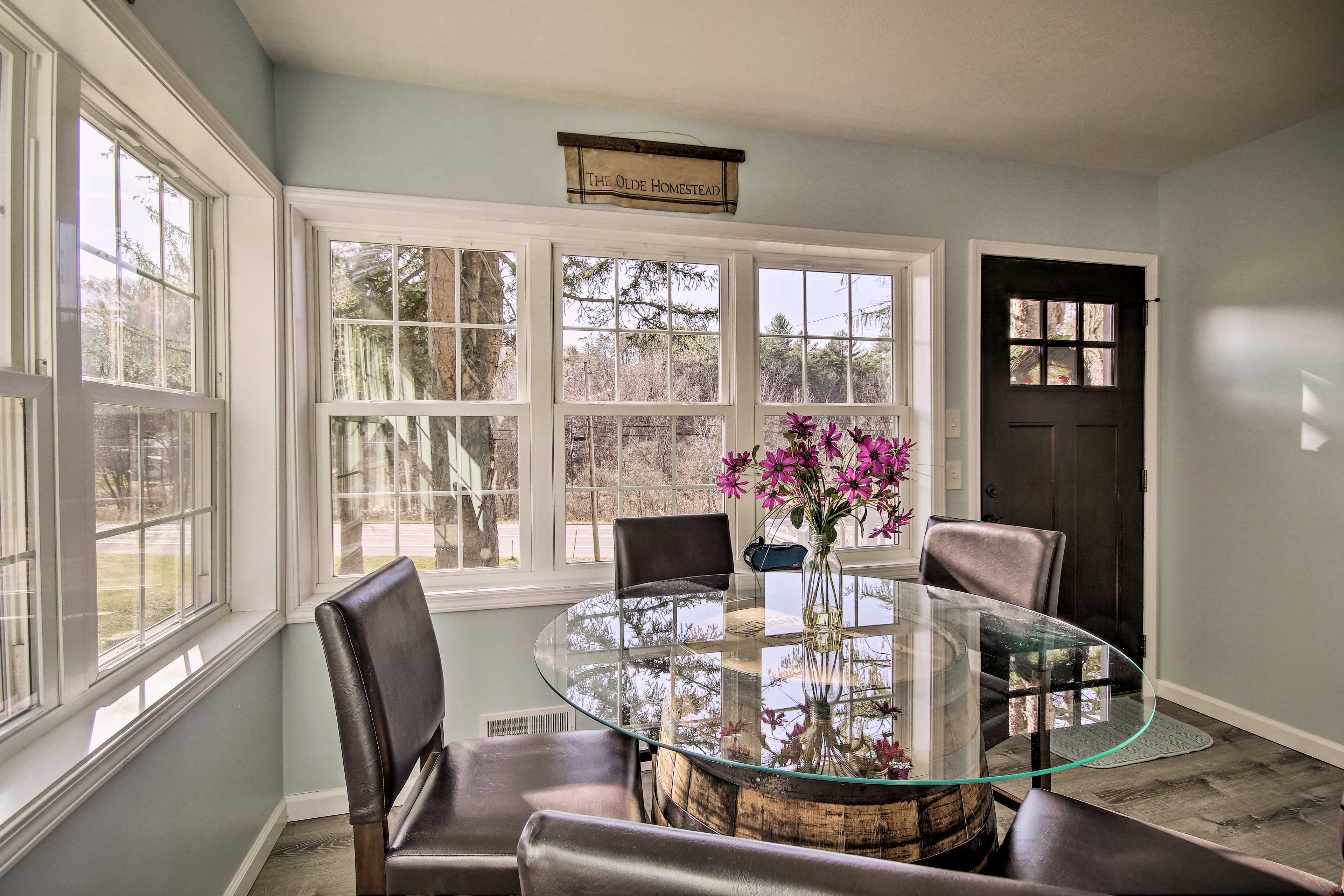 Quiet Escape w/ Hot Tub, 5 Miles to Raystown Lake! Entriken, PA Evolve