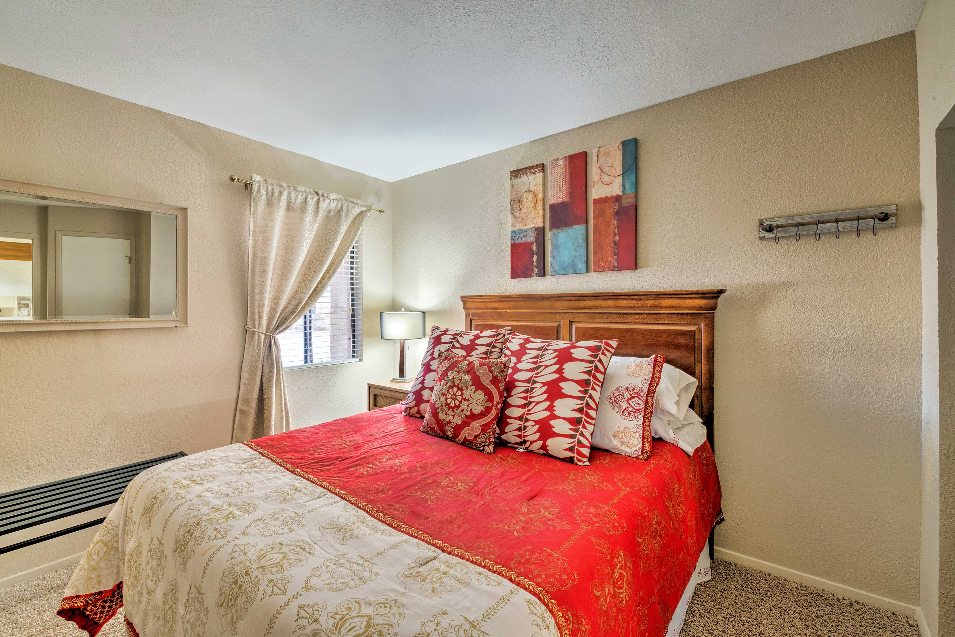 Condo on Golf Course 2 Mi to Grindstone Lake! Ruidoso, NM Evolve