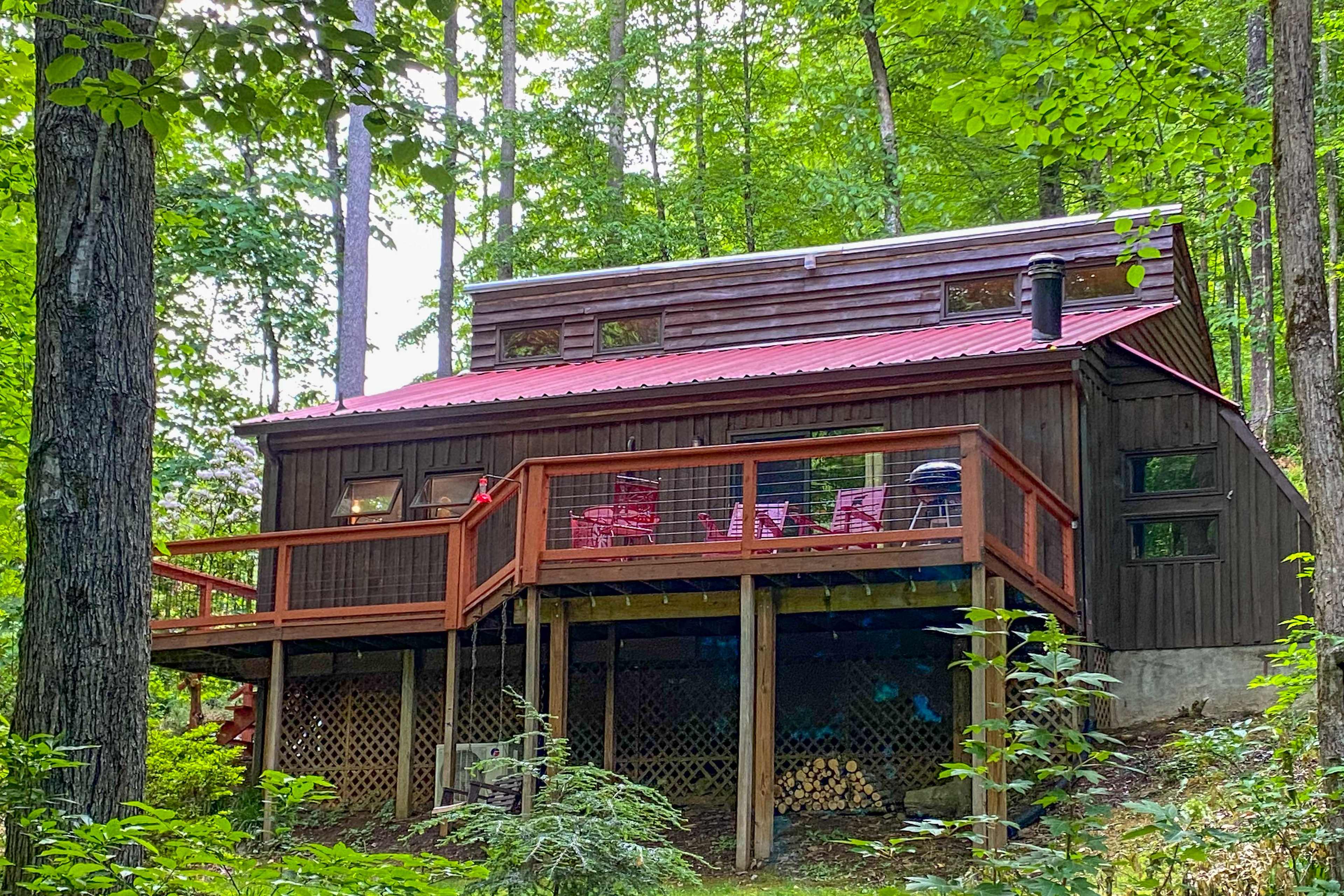 Creekside Cabin w/ Deck by Hiking Trails & Fishing Whittier, NC Evolve