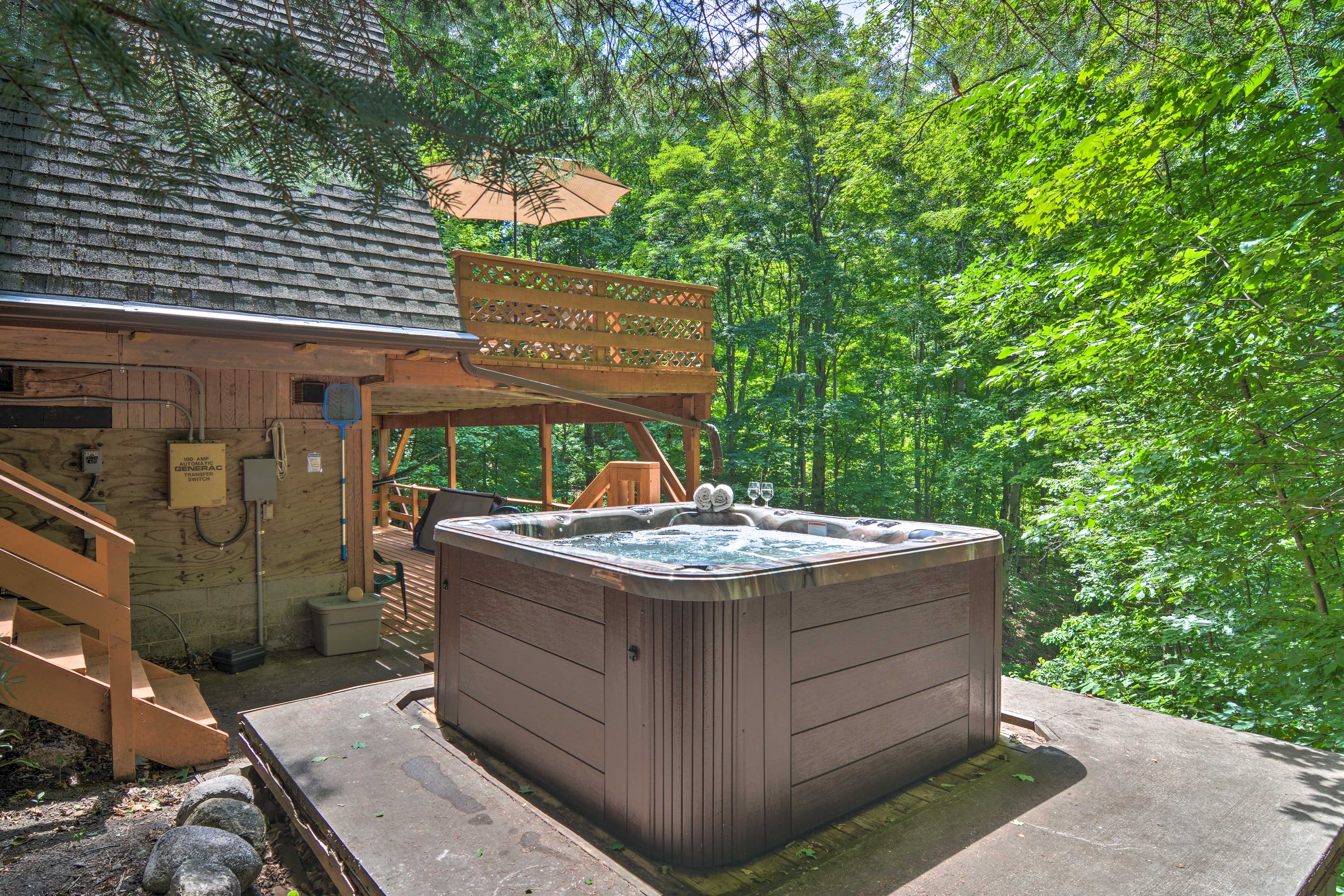 Secluded Gaylord Chalet w/ Hot Tub Near Golf! Evolve