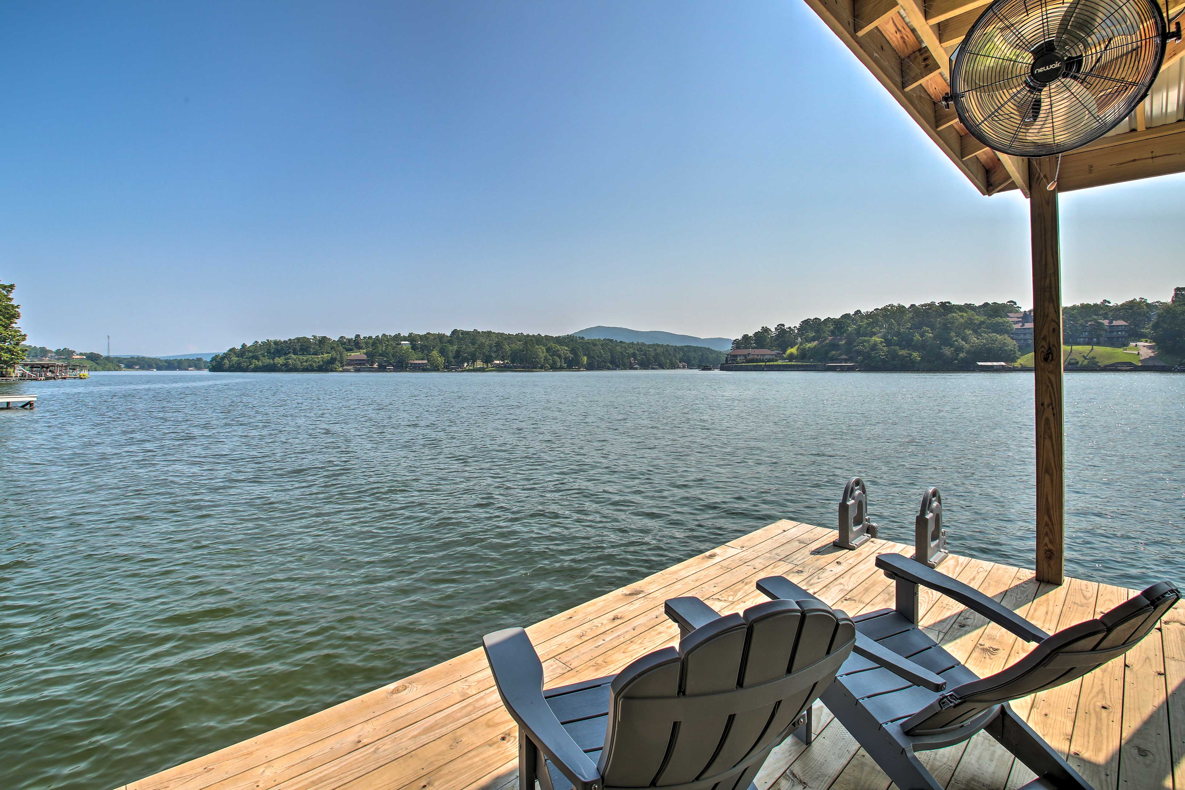 Lake Hamilton Family Escape w/ Kayaks, Dock, Grill Evolve