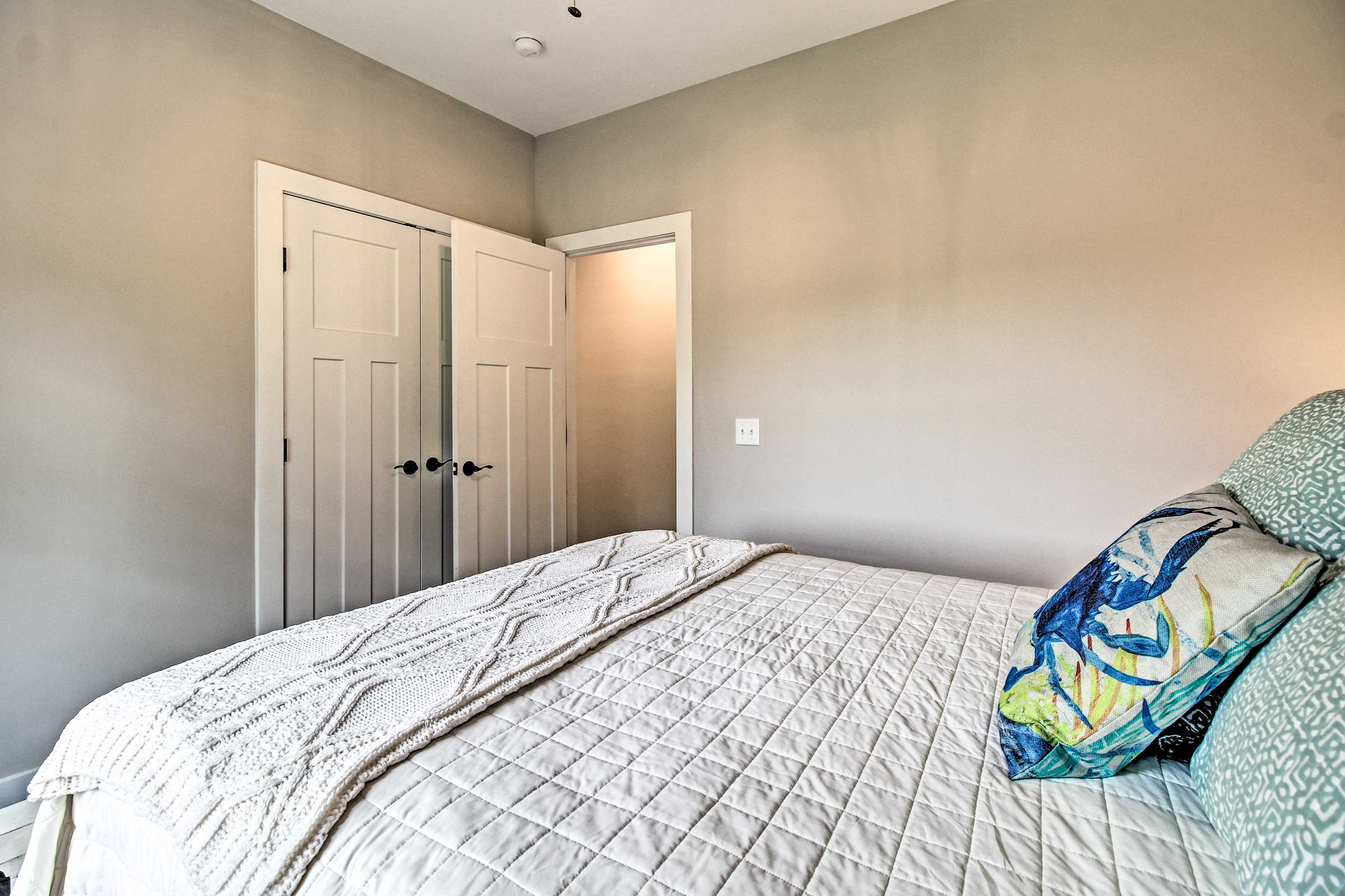 Waterfront Colonels Island Home Boat Slip & Dock! Midway, GA Evolve