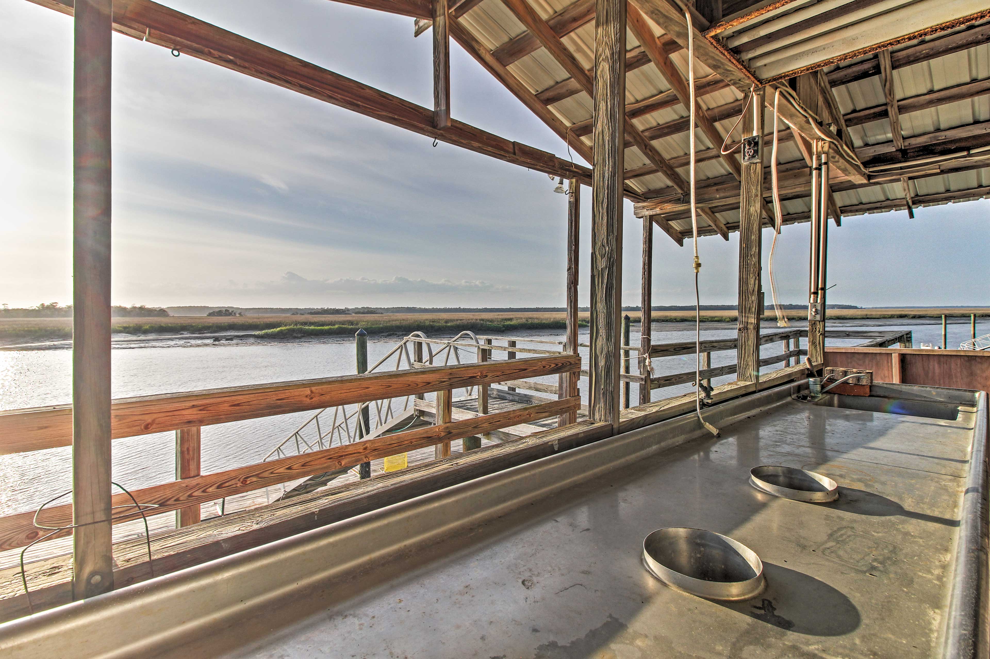 Waterfront Colonels Island Home Boat Slip & Dock! Midway, GA Evolve