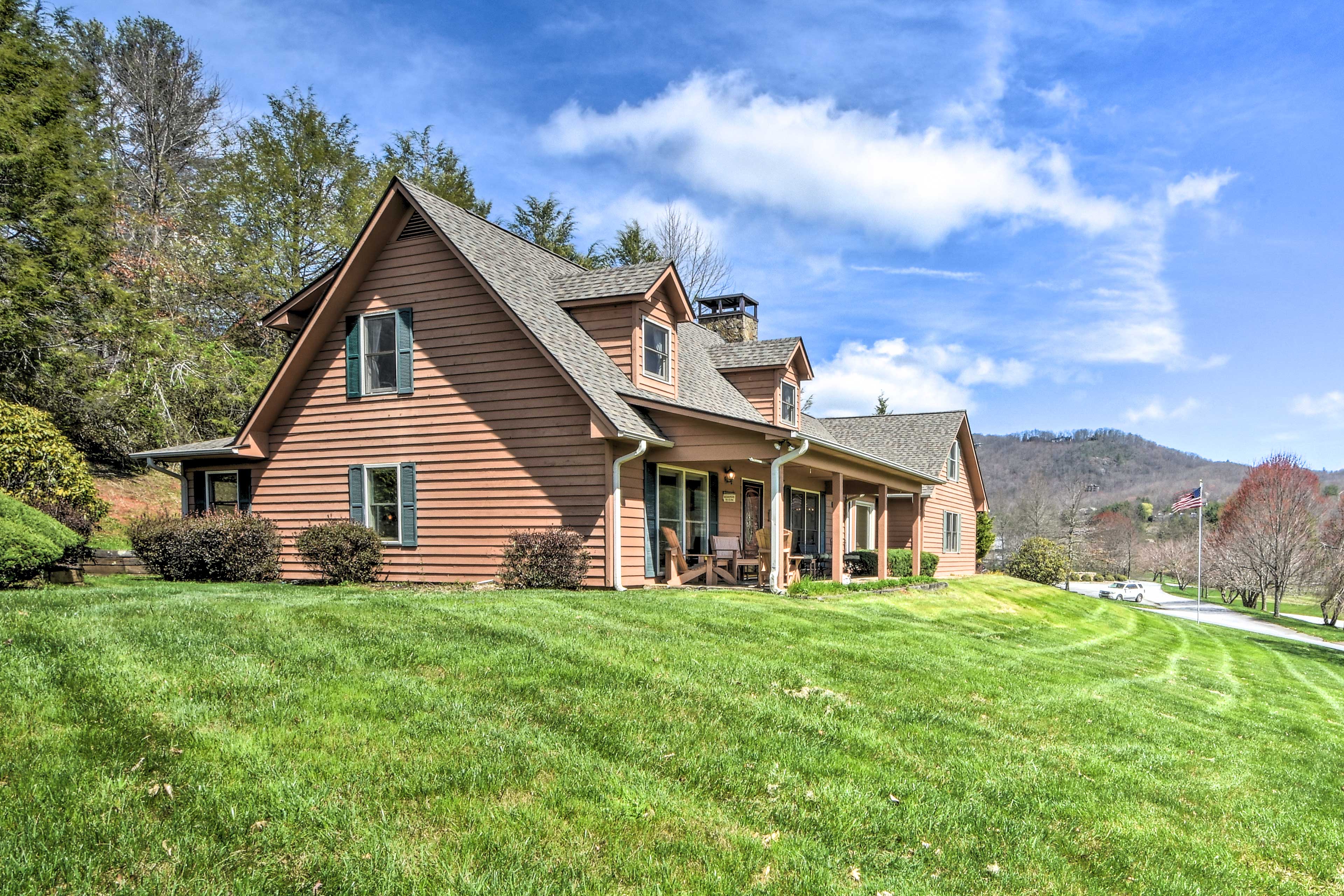 Sky Valley Retreat w/ Resort Amenities & Views! Evolve