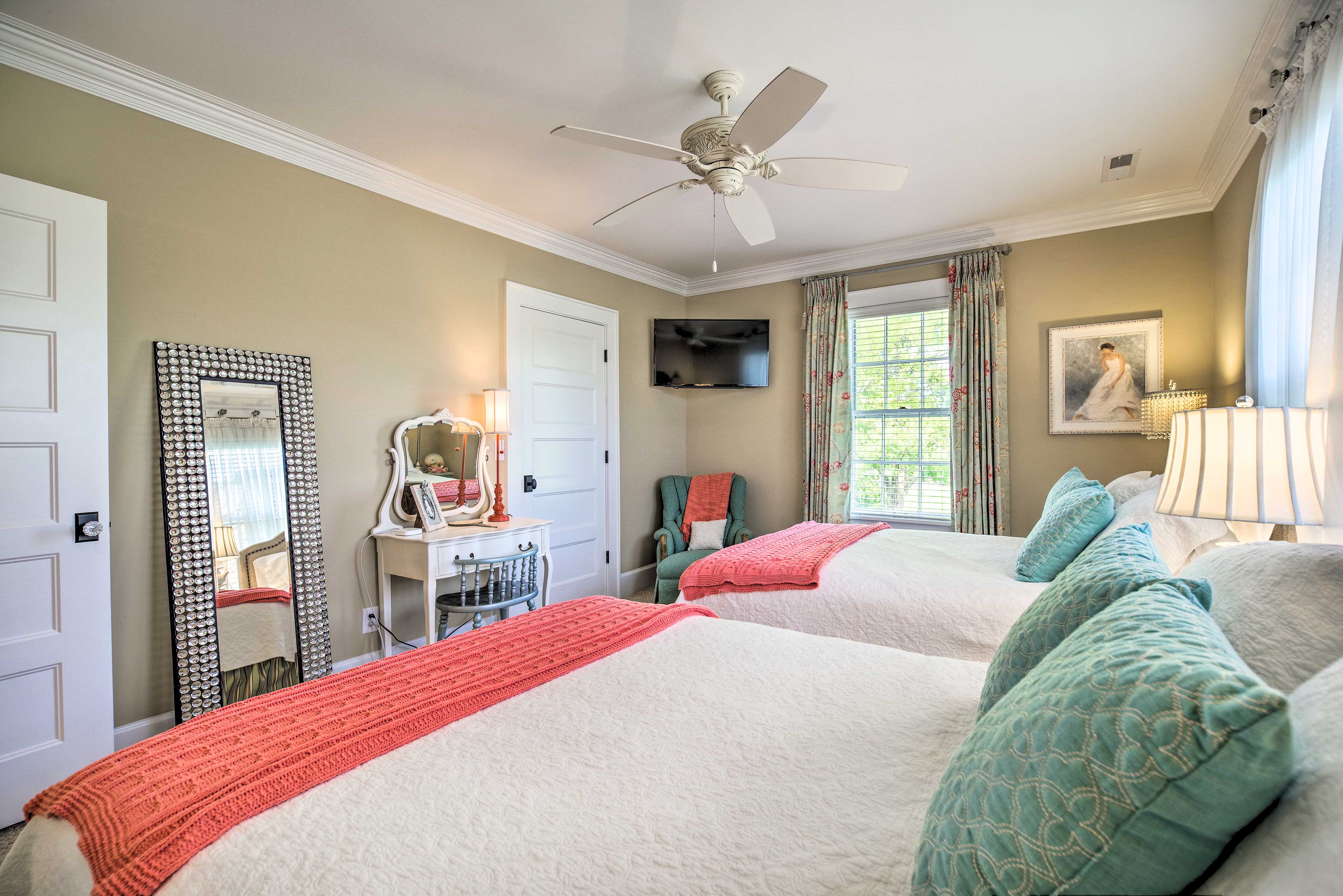 Grand LaFollette Home w/ View + Covered Patio! Evolve