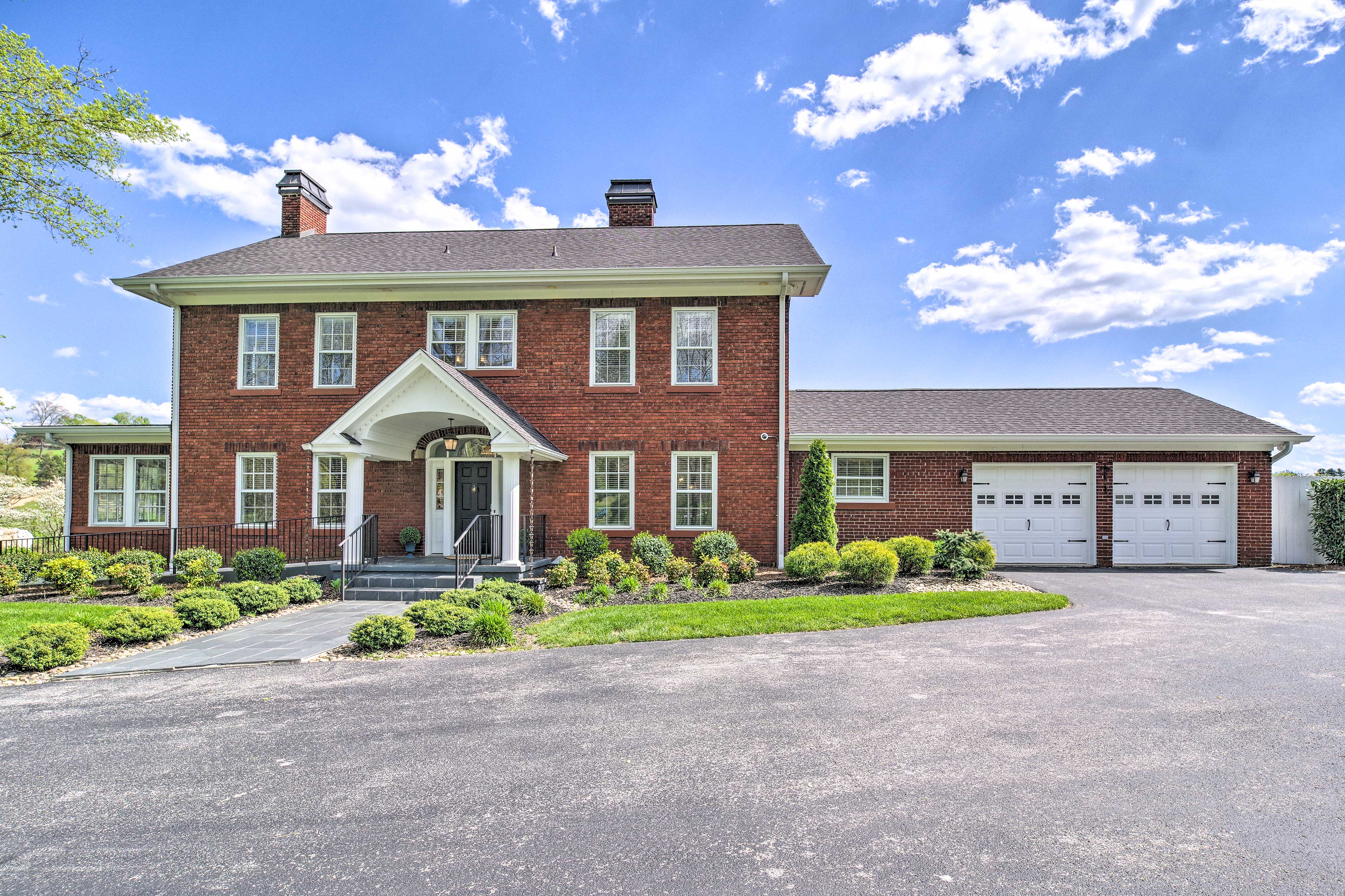 Grand LaFollette Home w/ View + Covered Patio! Evolve