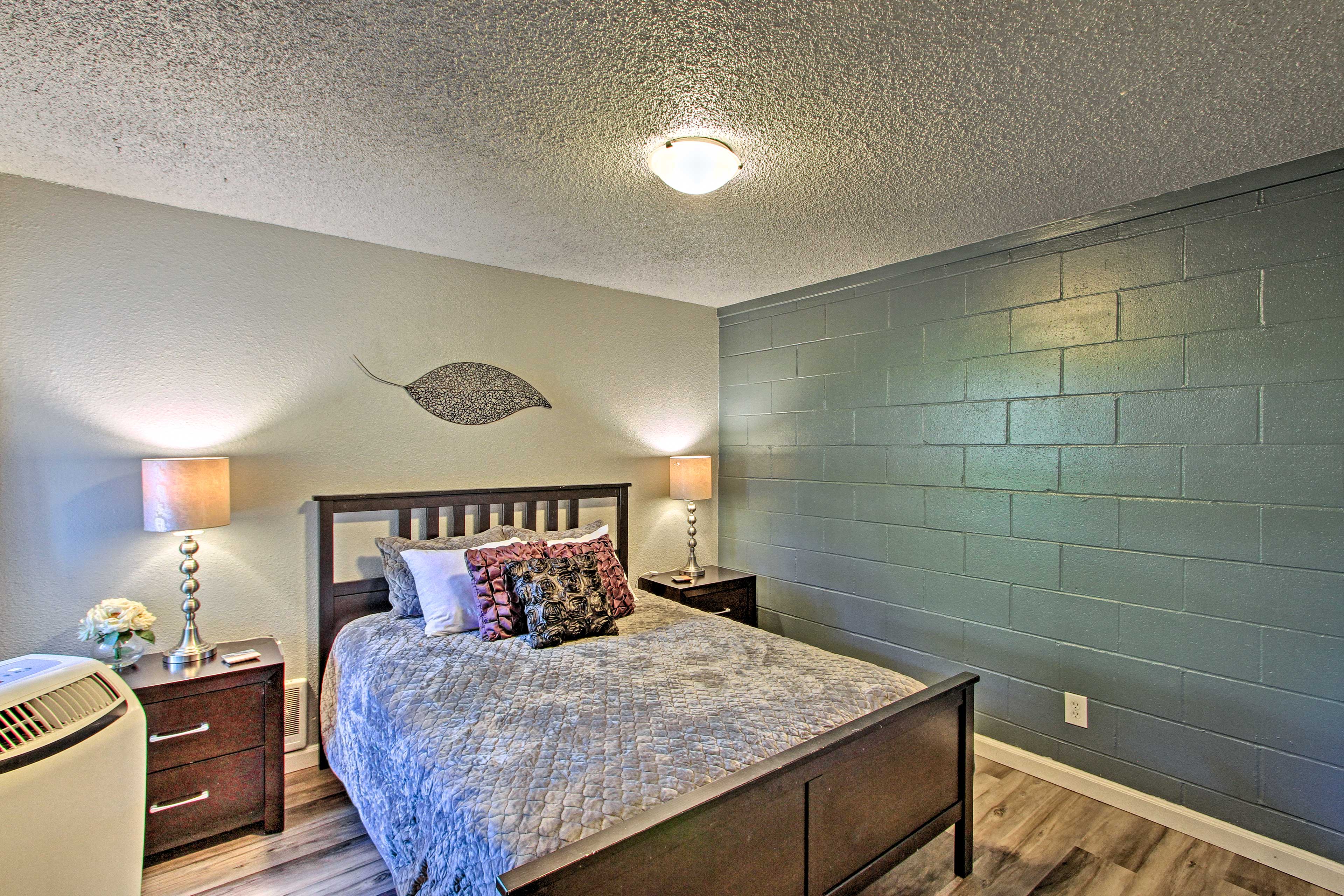 Townhome w/ Yard 3 Mi to Camp Murray & JBLM Lakewood, WA Evolve