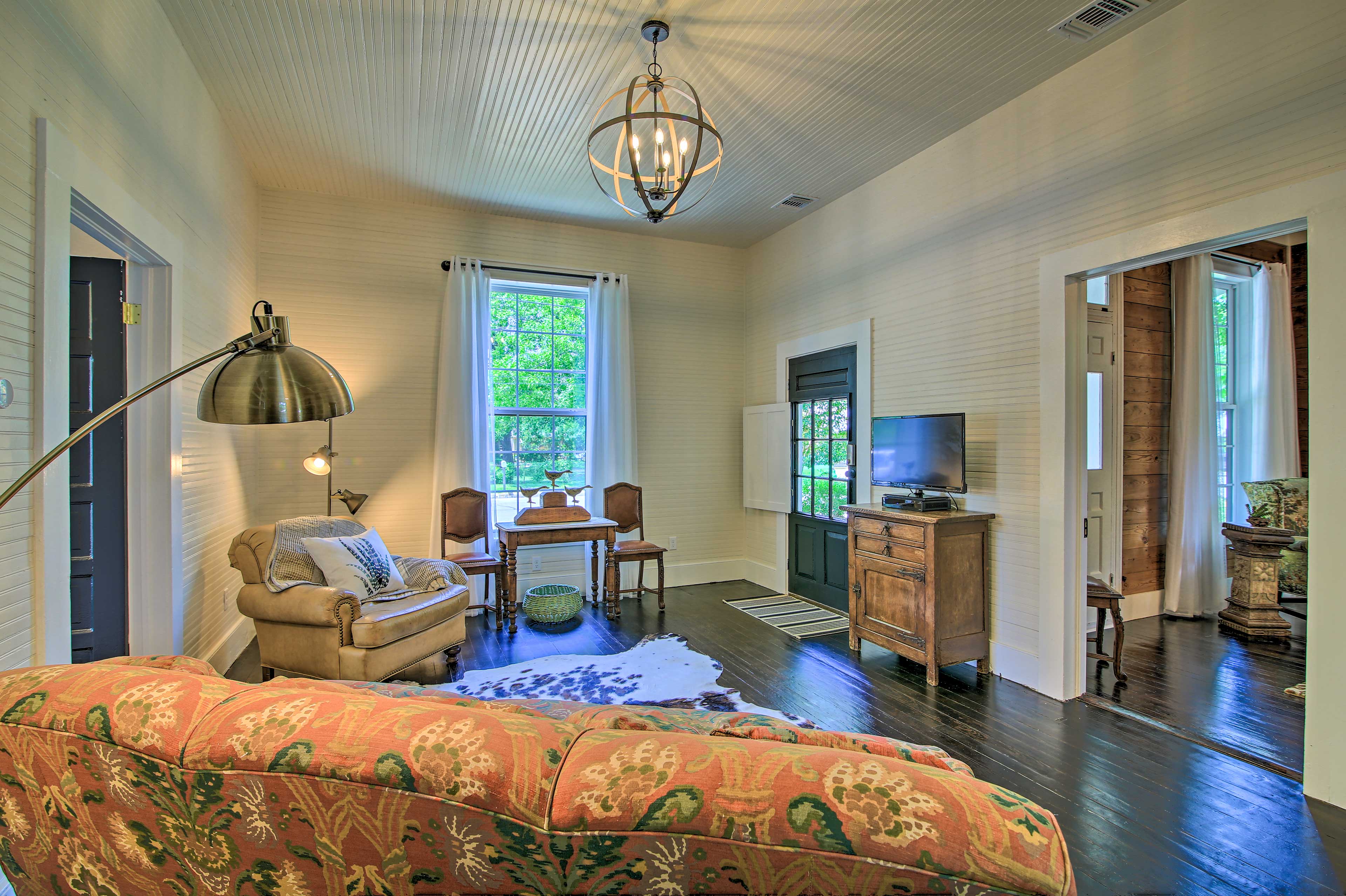 Updated Boerne Cottage Sip, Explore & Relax! Evolve