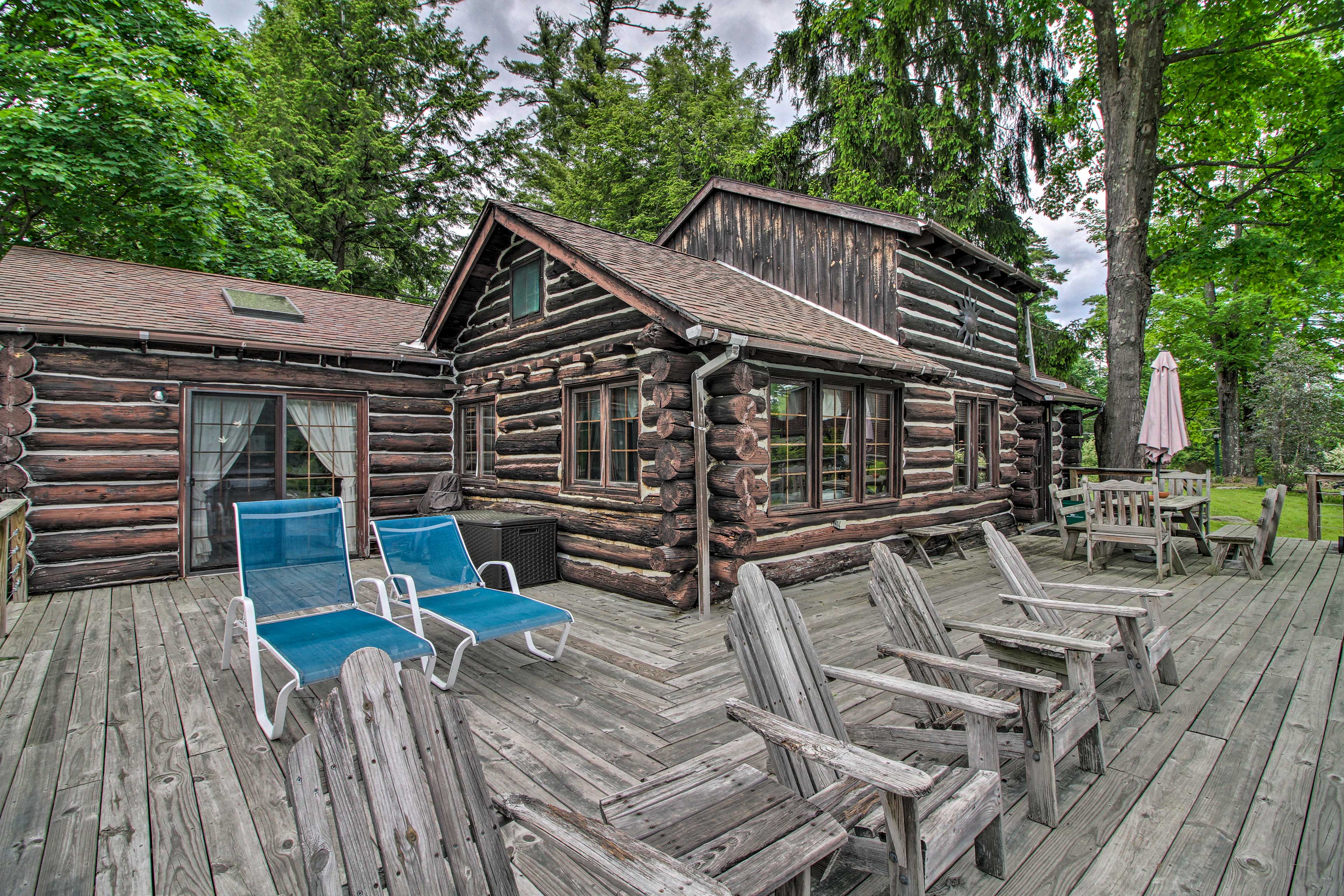 Waterfront Lake Cabin Walk to Water Evolve