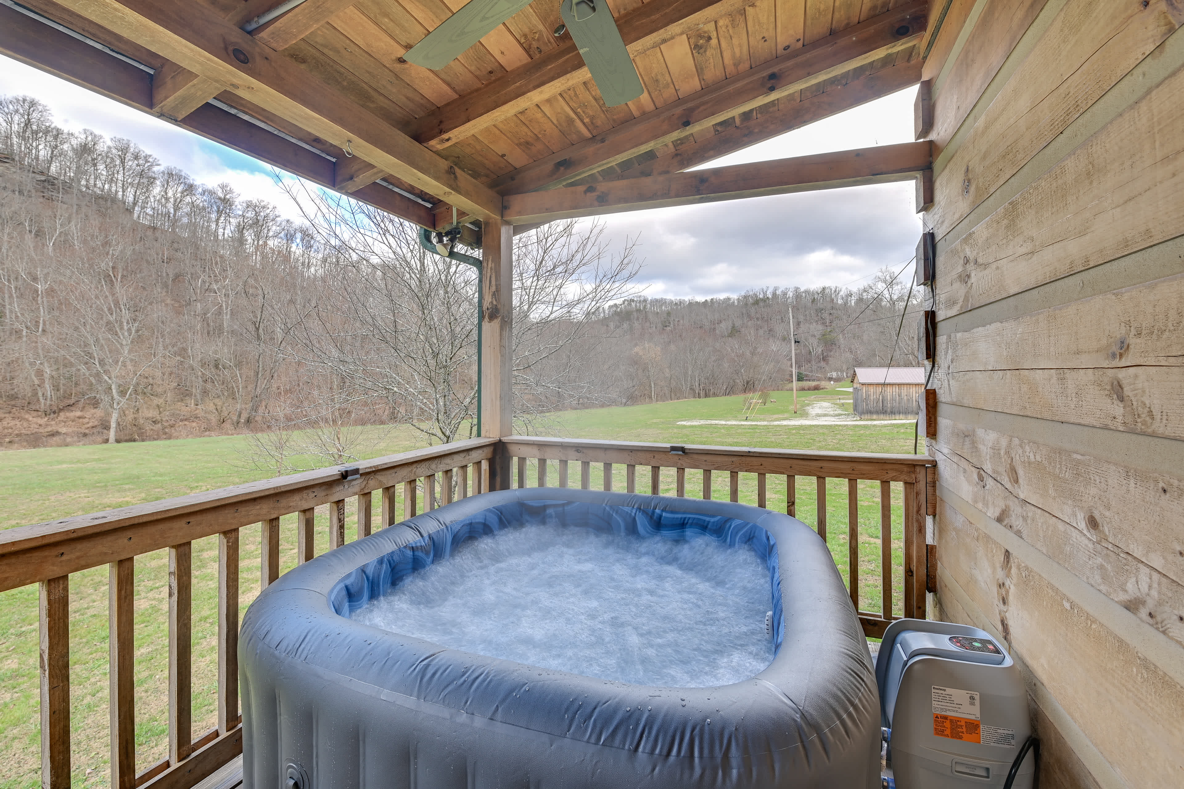 PetFriendly Cabin w/ Hot Tub in Daniel Boone NF Beattyville, KY Evolve