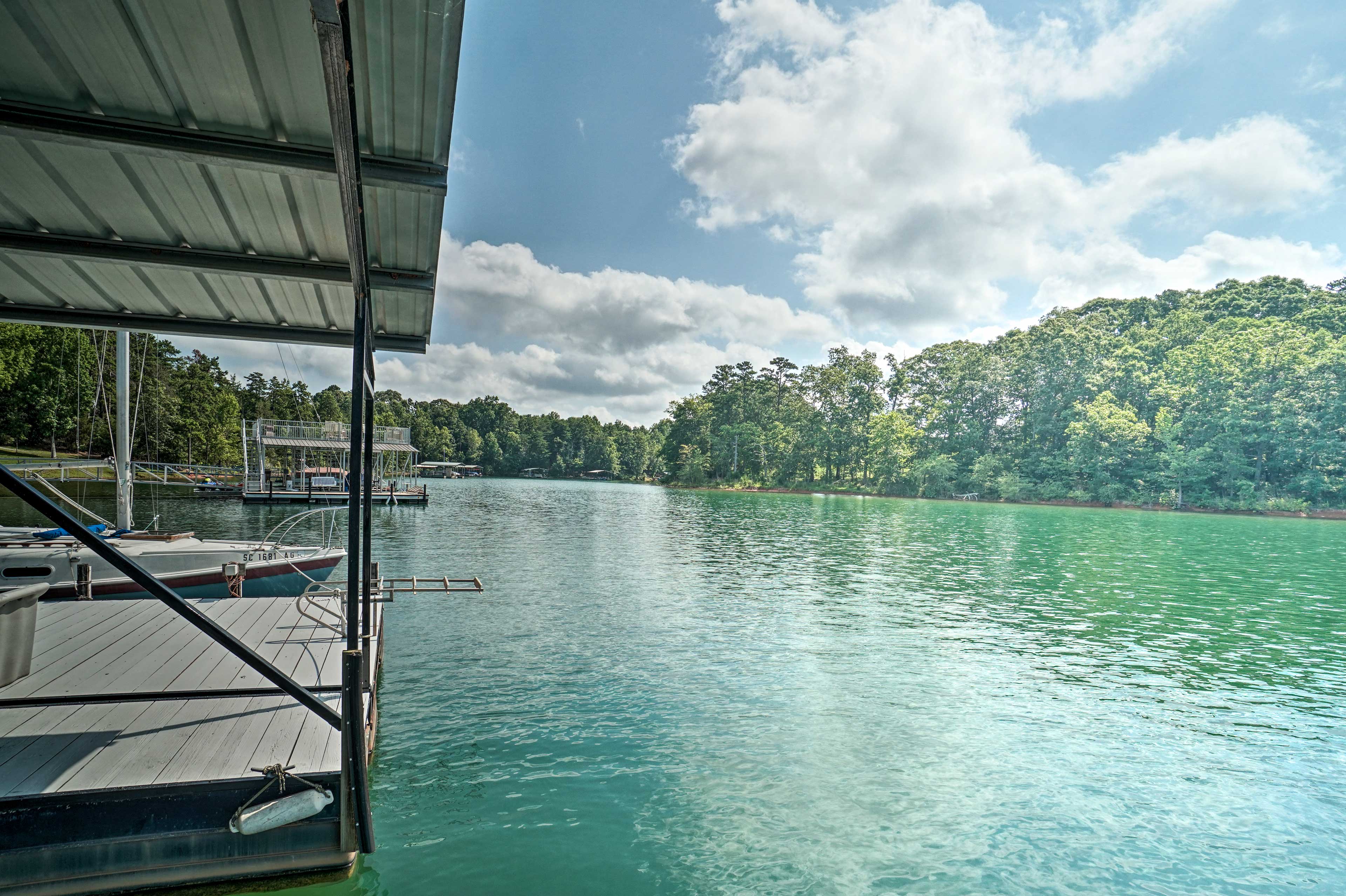 Qnsfor Sale Lake Hartwell Sc 33 - r2rb034
