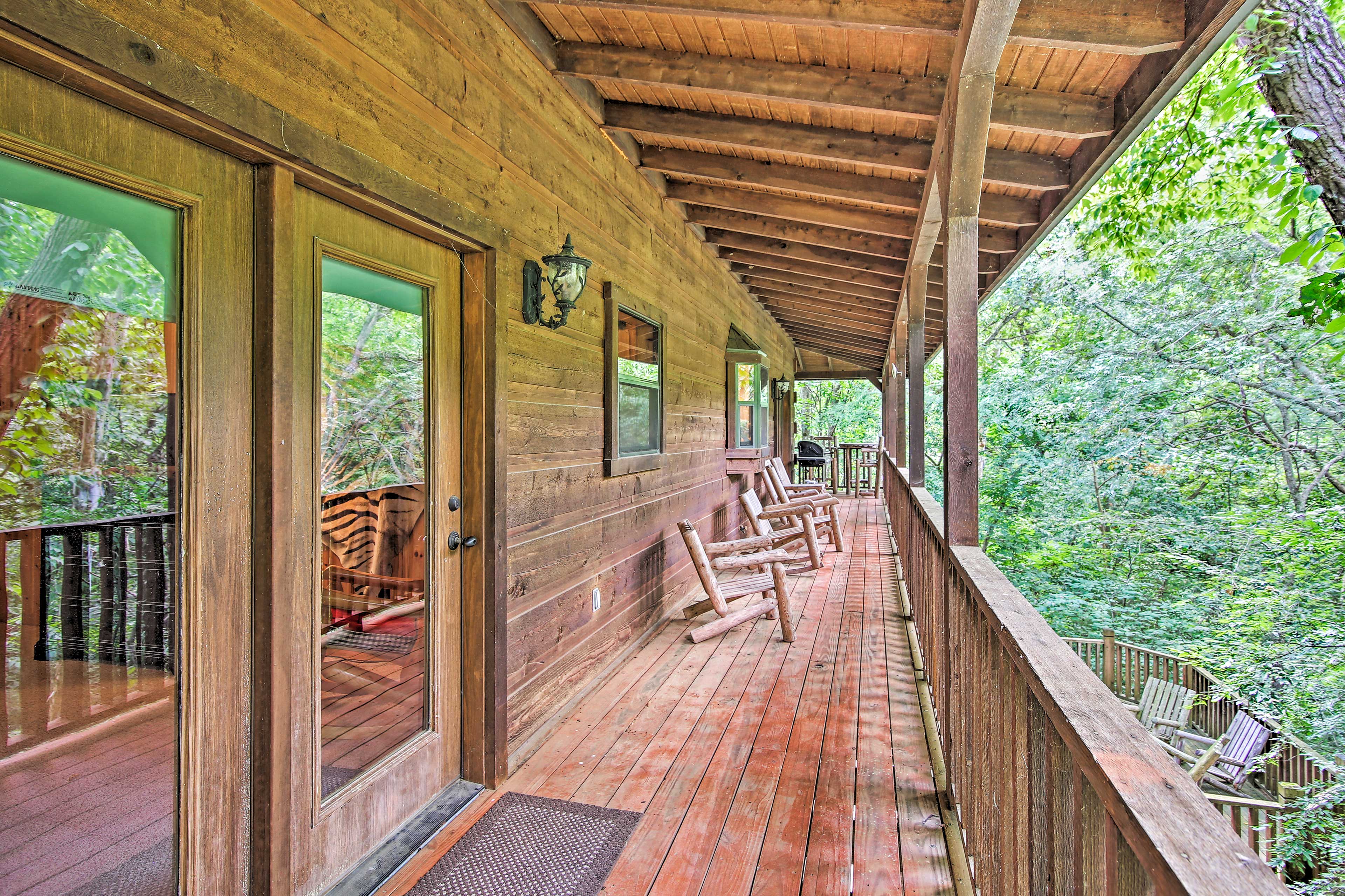 Spacious & Secluded Cabin 25 Mi to Bentonville! Sulphur Springs, AR
