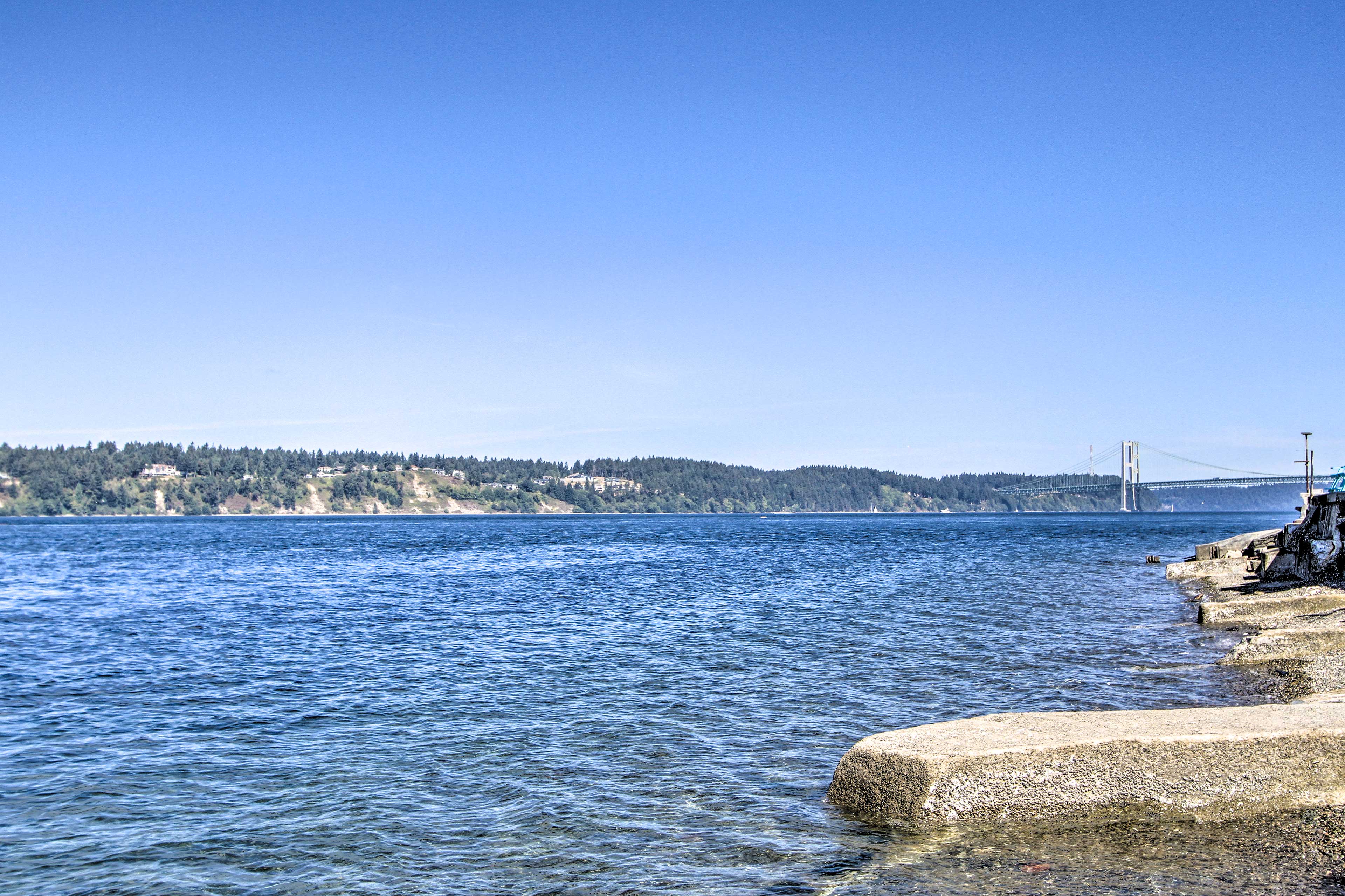 Waterfront Puget Sound Retreat Steps to Beach! University Place, WA