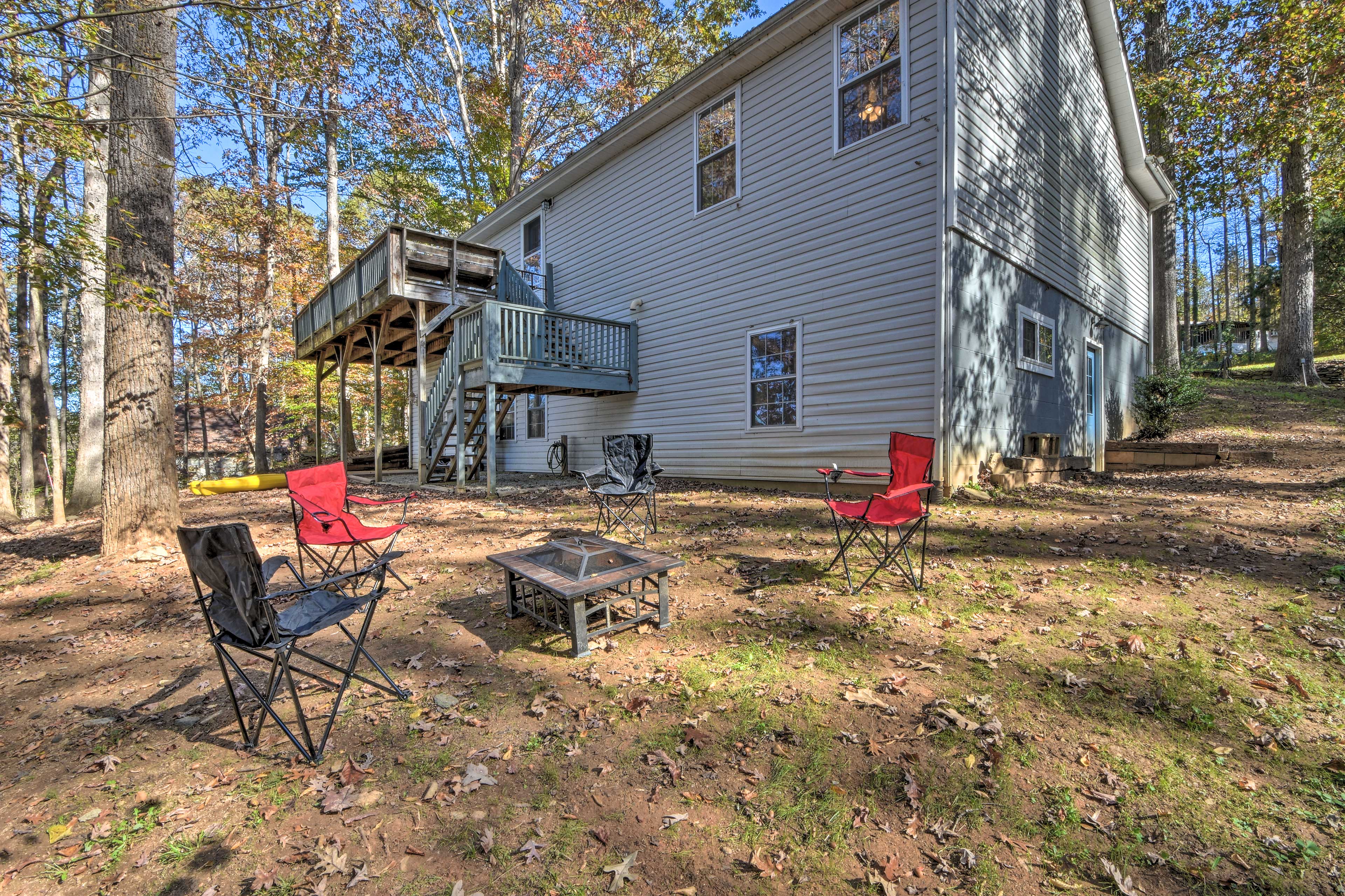 Luxe Lake Hartwell Waterfront Getaway w/ Fire Pit! Lavonia, GA Evolve