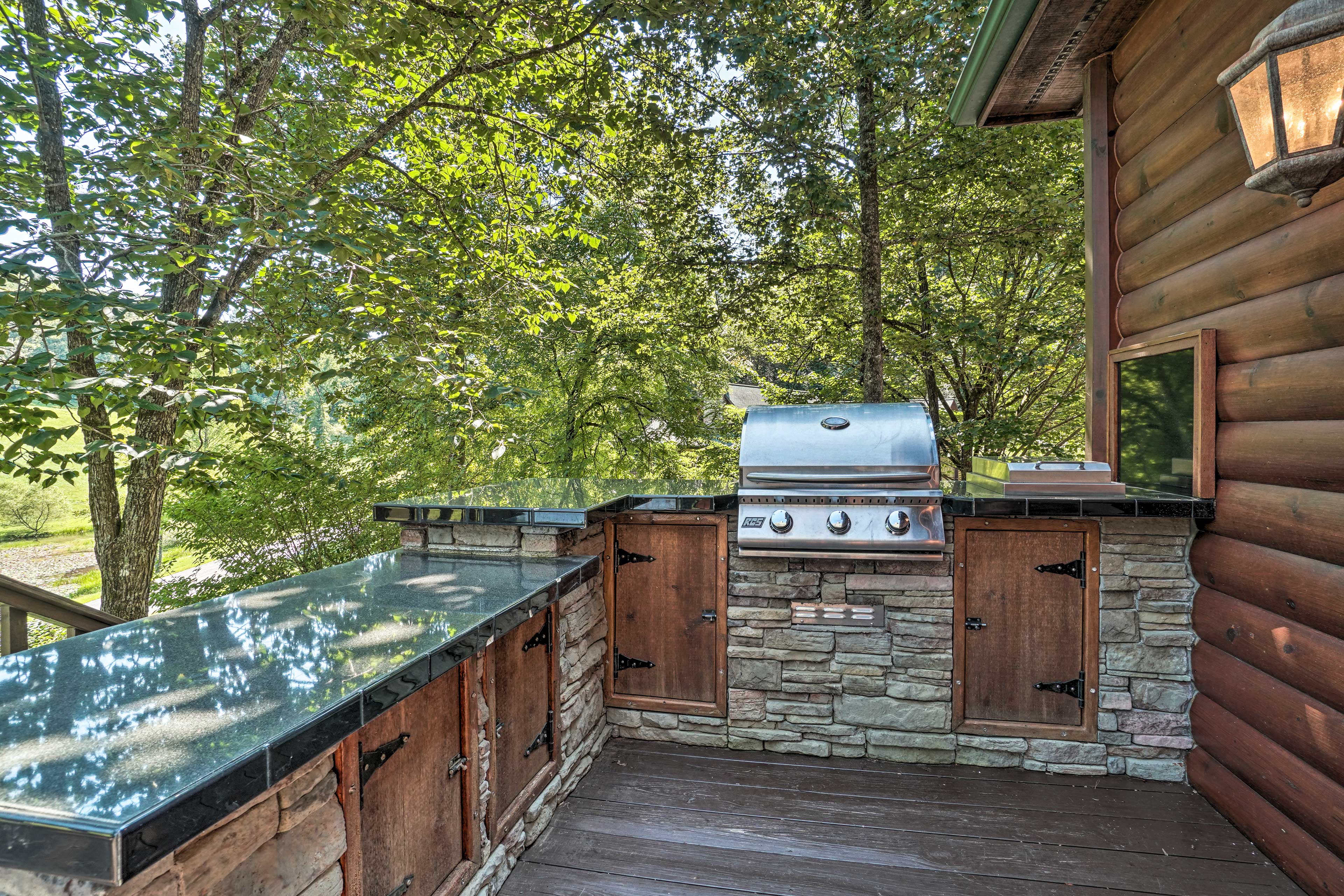 Lavish Hayesville Cabin w/ Deck & Mountain Views! Evolve