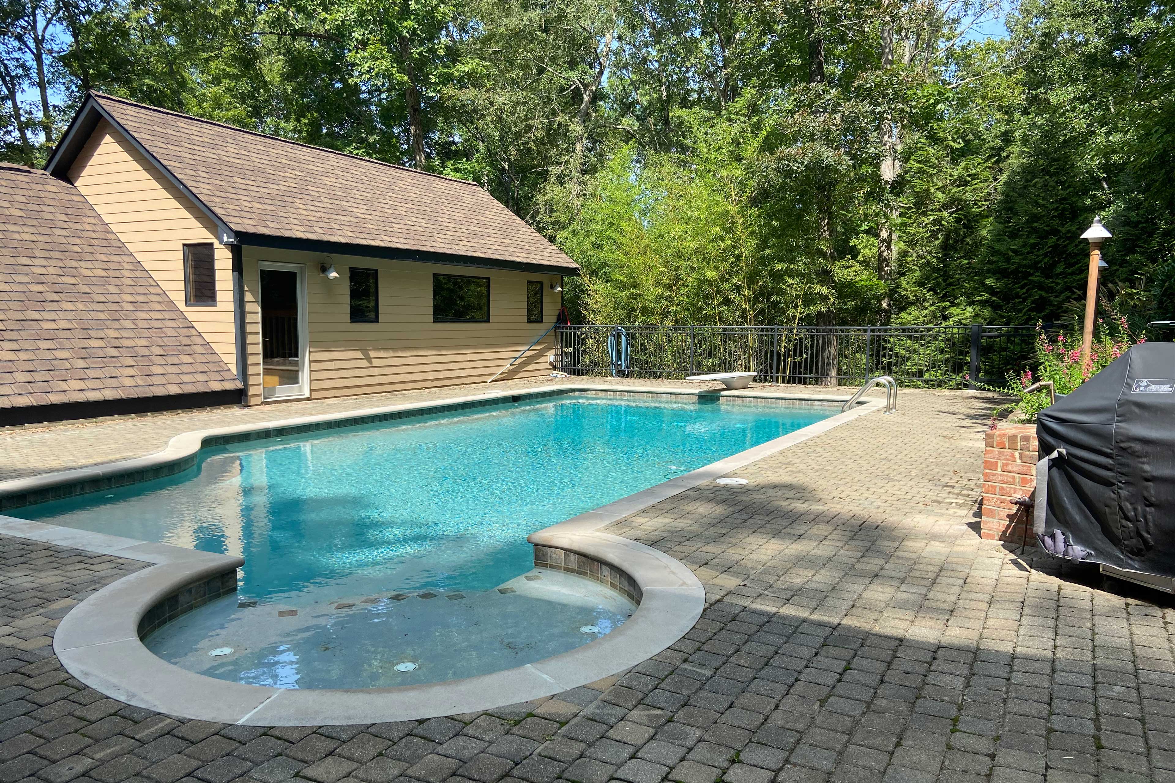 Nashville Area Family Getaway w/ Private Pool! Pegram, TN Evolve